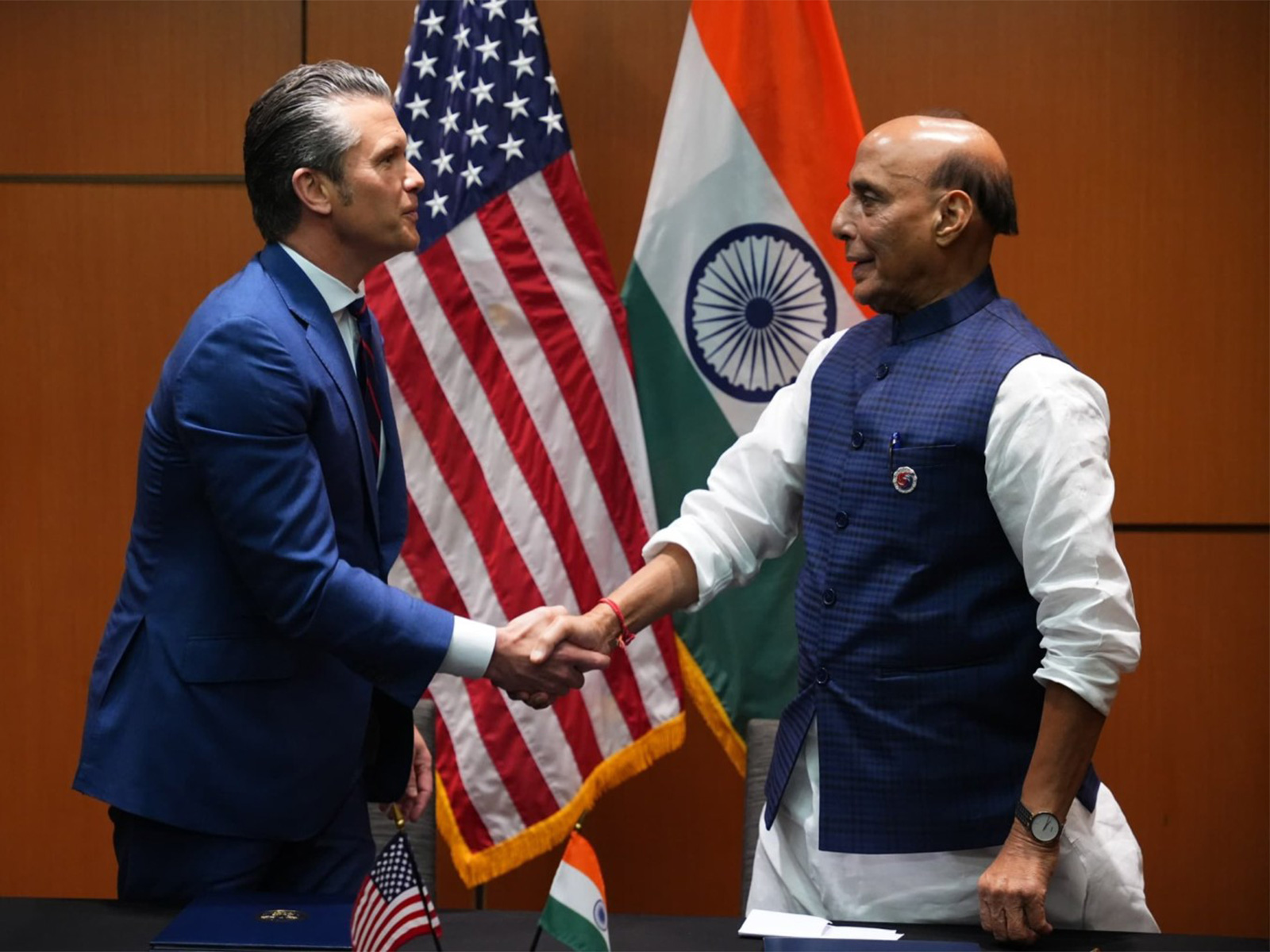 Defence Minister Rajnath Singh with US Secretary of War Pete Hegseth. (Photo: X/@rajnathsingh)