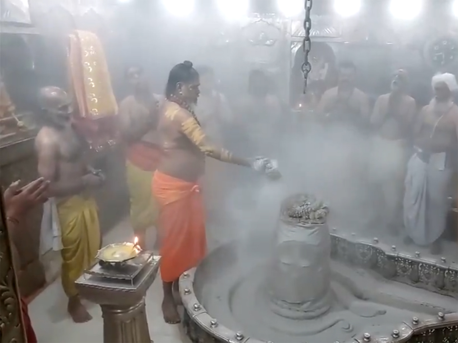Bhasma Aarti performed at the Mahakaleshwar Jyotirlinga Temple in Ujjain. (Photo/ANI)