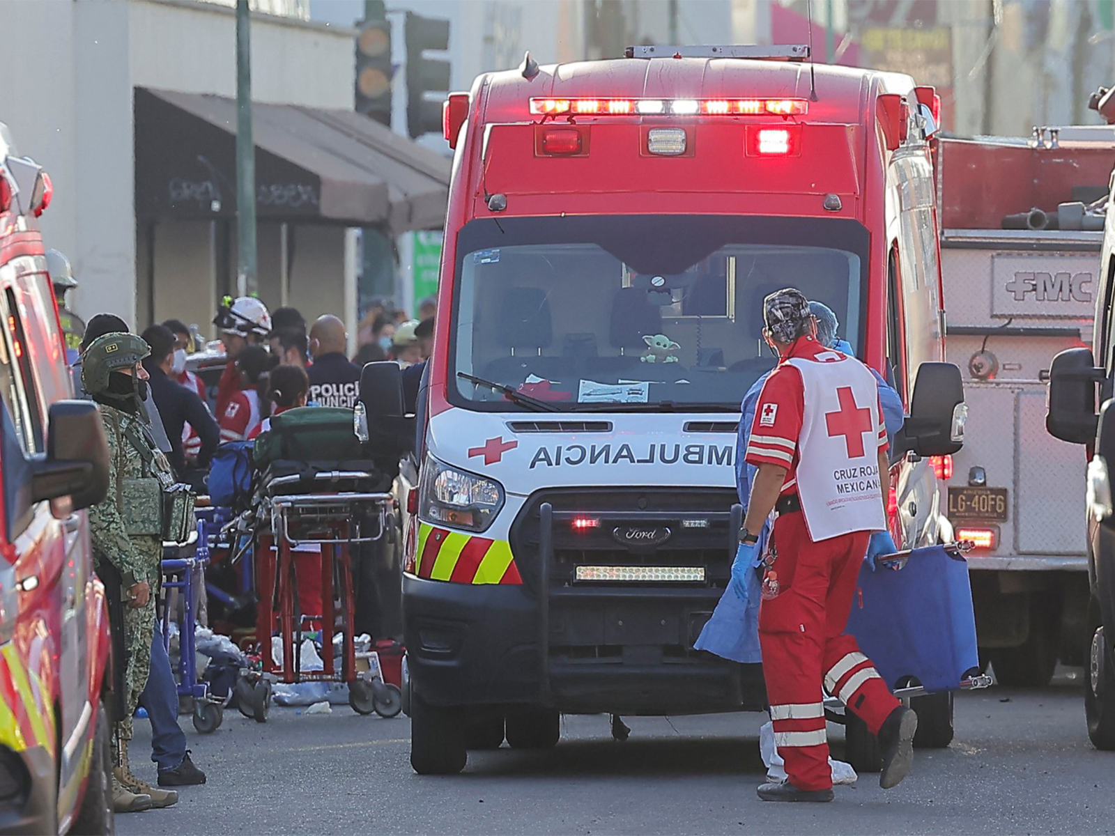 Authorities and rescue teams work in the area where a fire inside a store killed multiple people, in Hermosillo, Mexico, November 1, 2025 (Photo/Reuters)