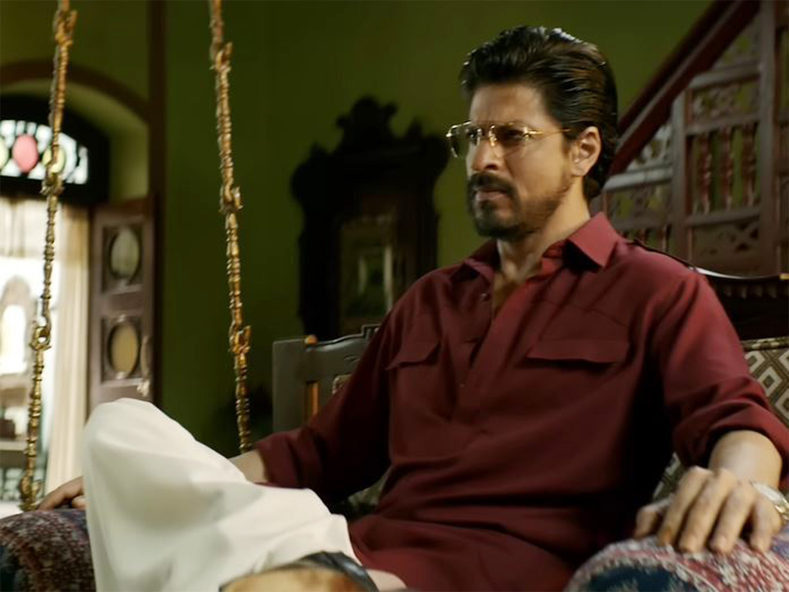 Shah Rukh Khan in 'Raees' (Photo/YouTube@Red Chillies Entertainment)