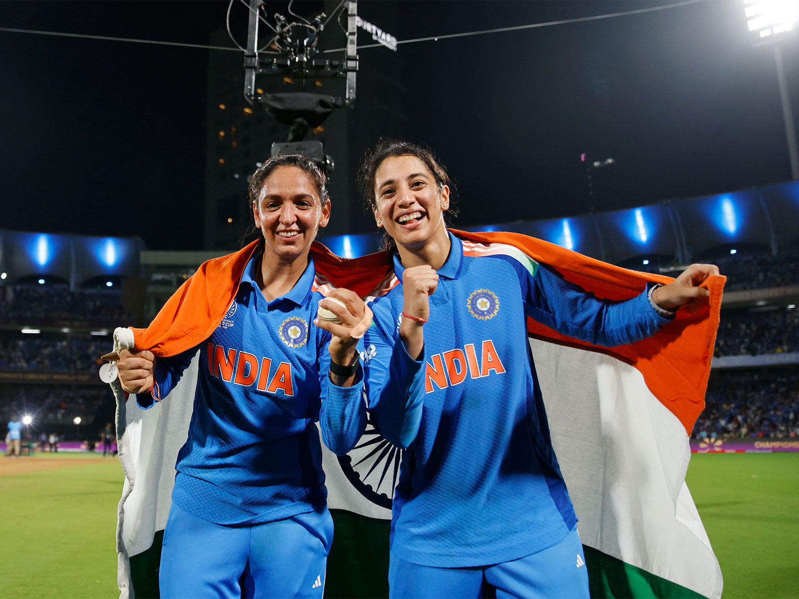 Smriti Mandhana with captain Harmanpreet Kaur (Photo: @BCCI Women X)