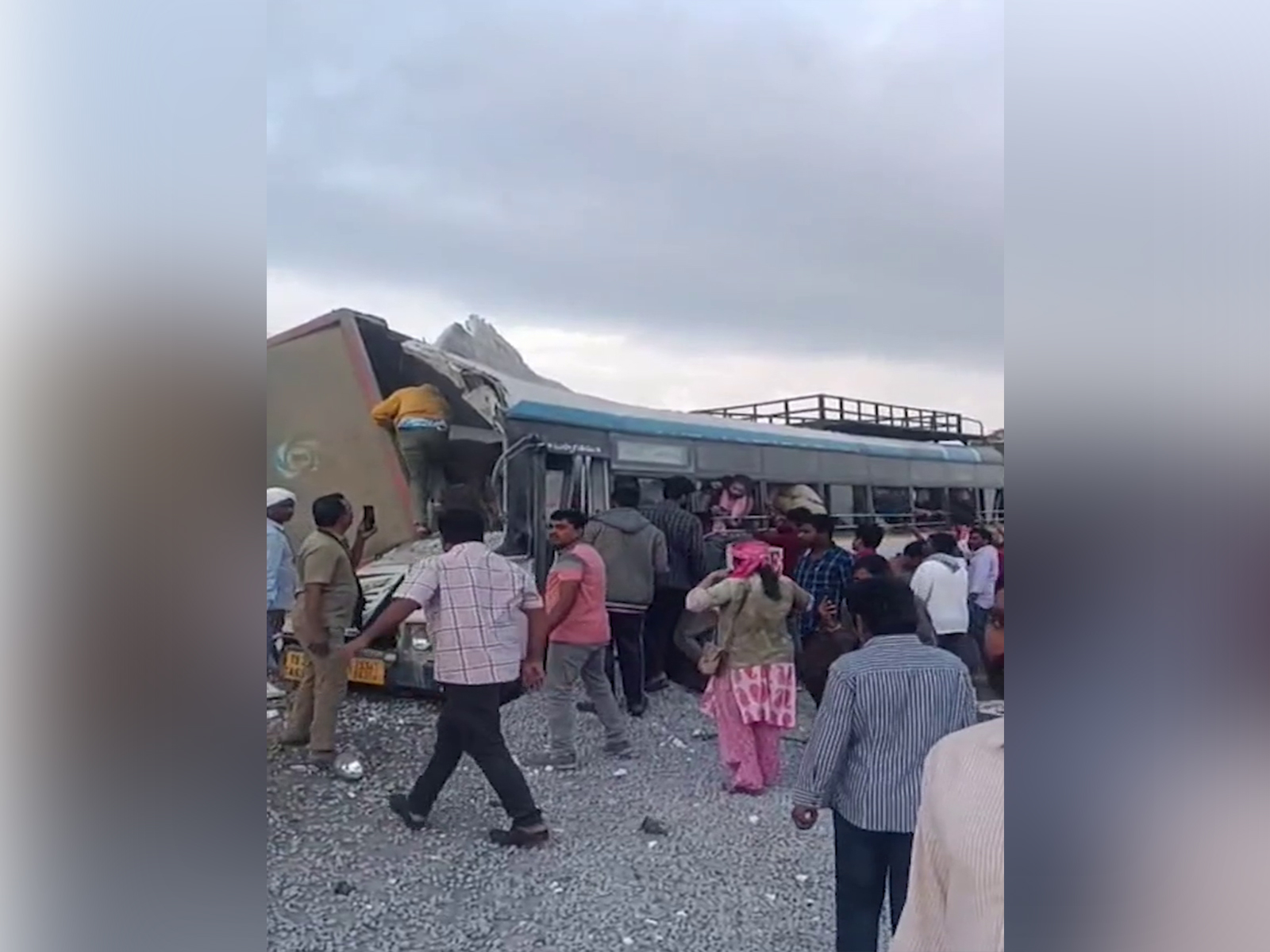 Bus-truck collision in Rangareddy district (Photo/ANI)