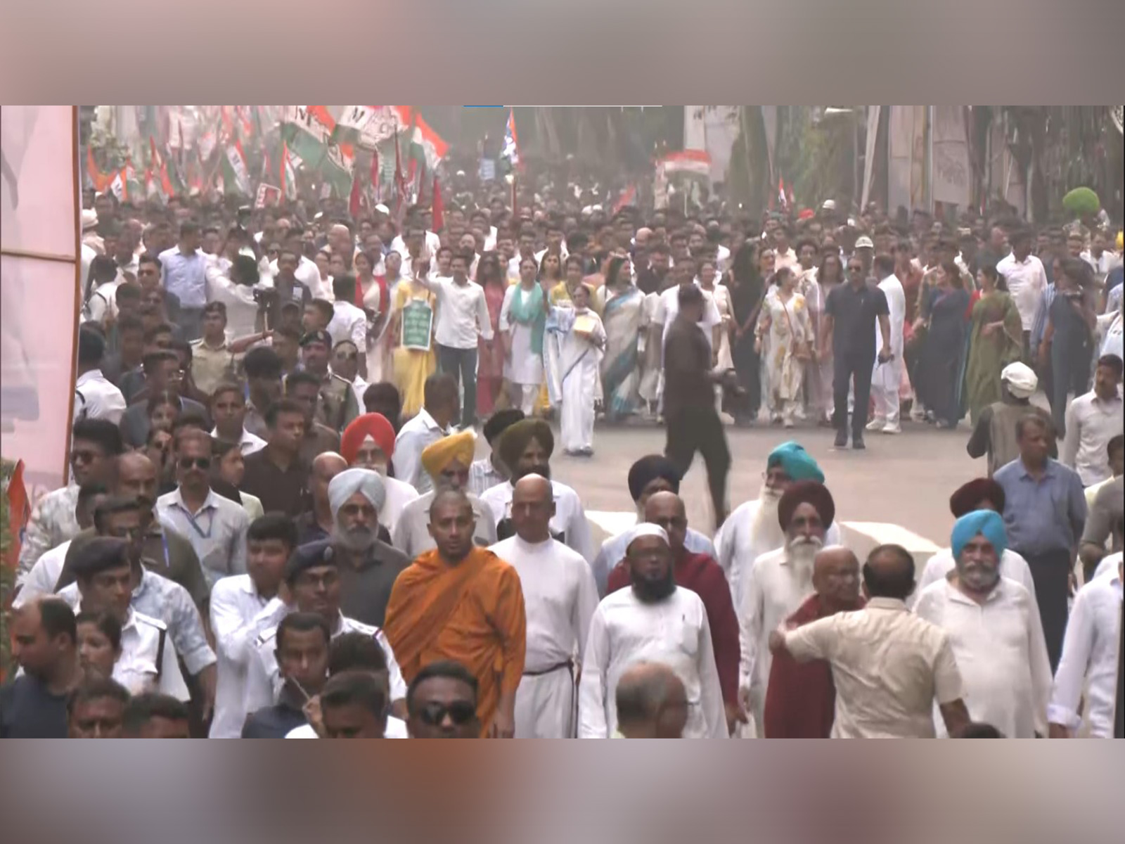 West Bengal CM Mamata Banerjee leads massive rally against SIR (Photo/ANI)