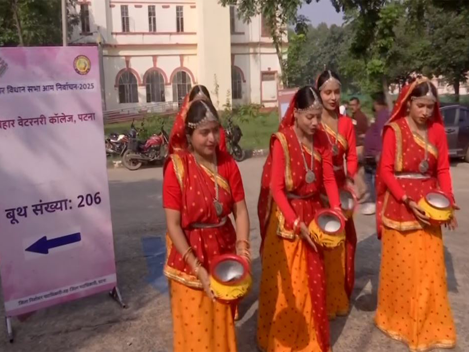 Women perform Mithila’s folk dance Jhijhiya to spread voting awareness in Patna (Photo/ANI)