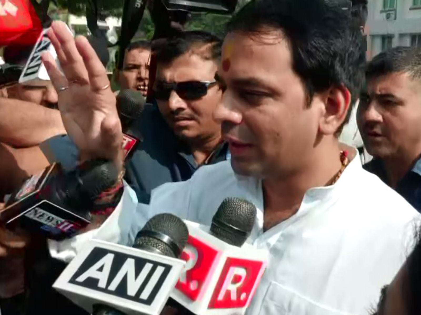 Janshakti Janata Dal chief Tej Pratap Yadav (Photo: ANI)