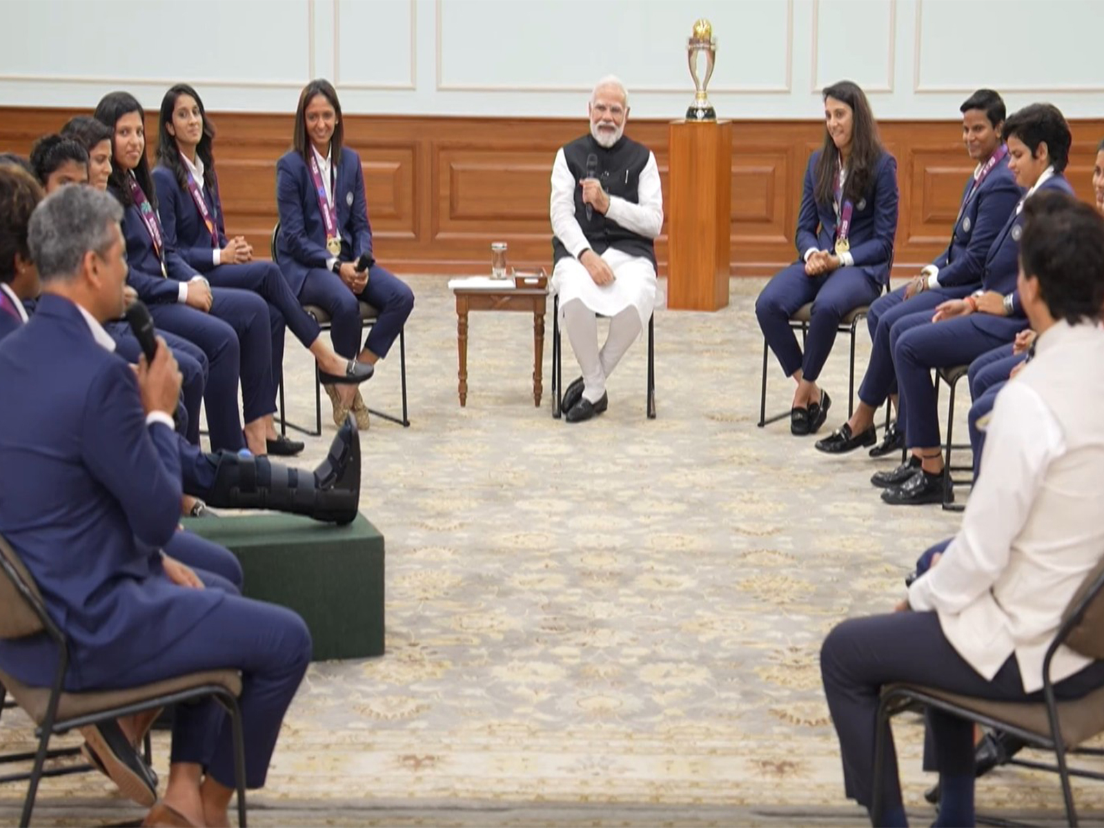 PM Modi with the World Cup-winningIndian Women's Cricket Team (Photo: ANI)