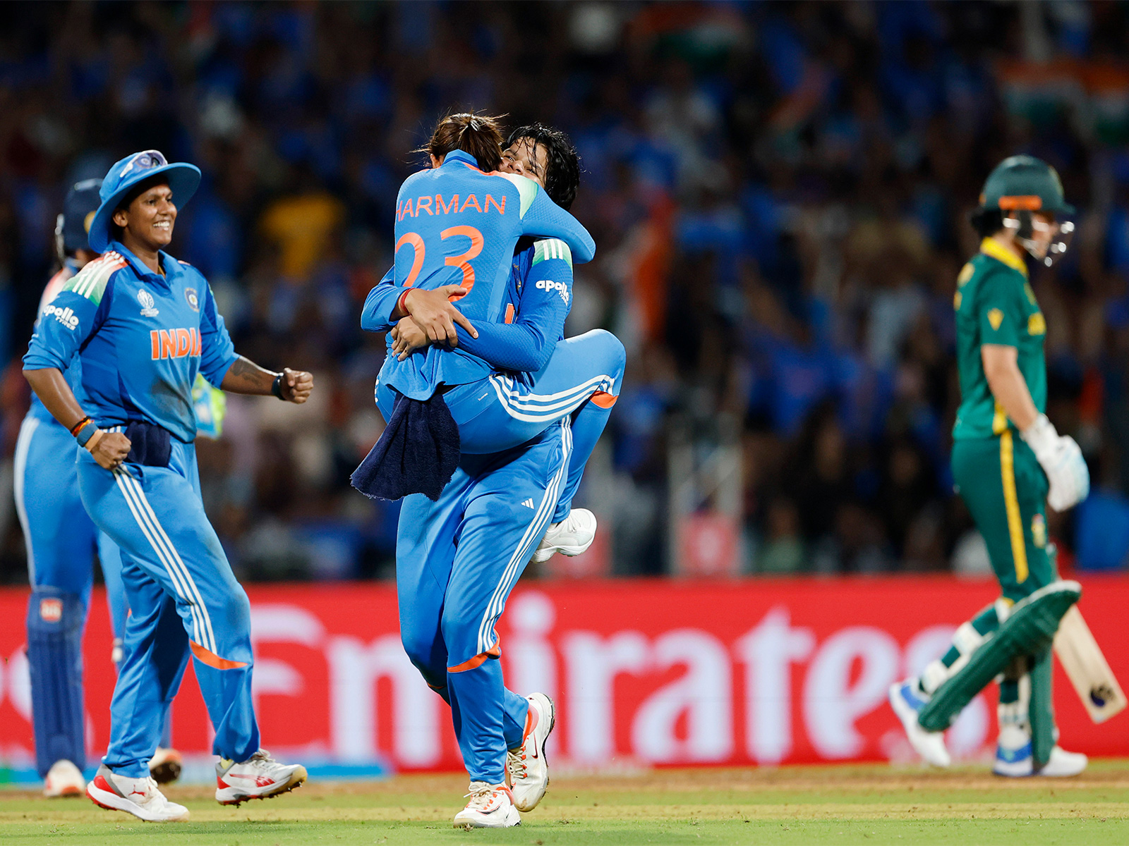 Harmanpreet Kaur and other members of Team India celebrating (Photo: ANI)
