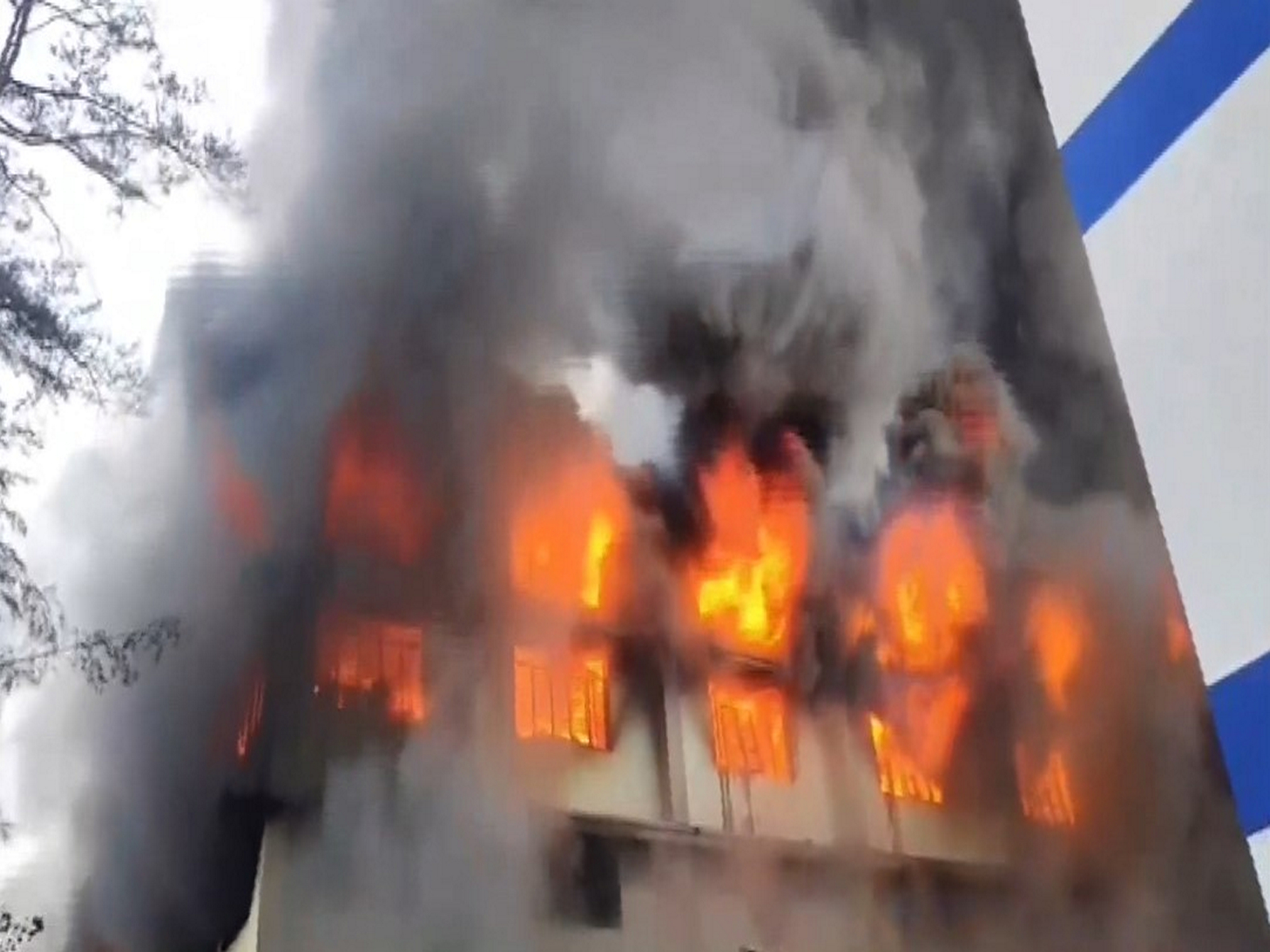 Massive fire breaks out in Maharashtra's Thane district in Bhiwandi (Photo/ANI)