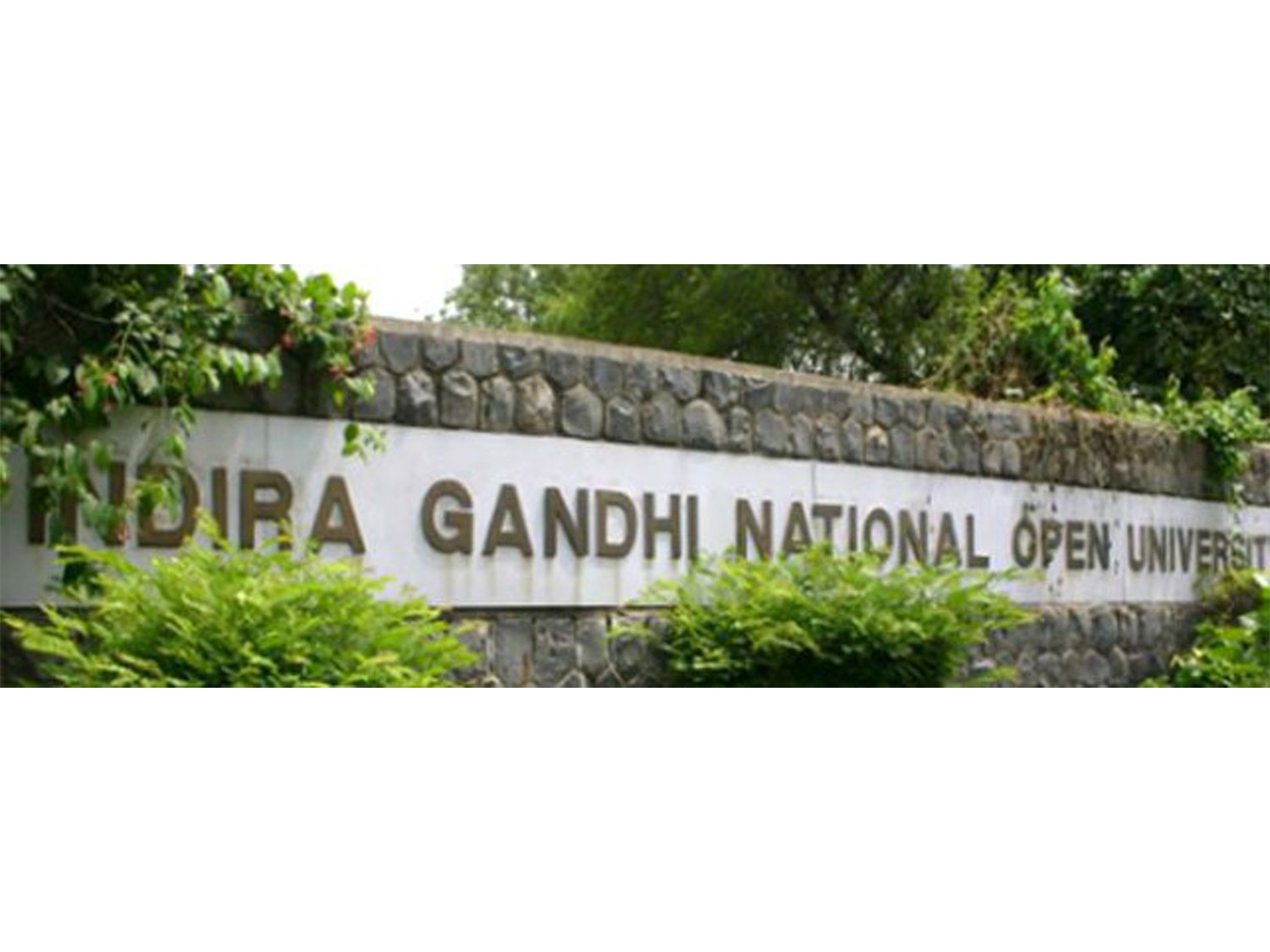 IGNOU signs MoU with Retailers Association of India (Photo/@OfficialIGNOU on X)