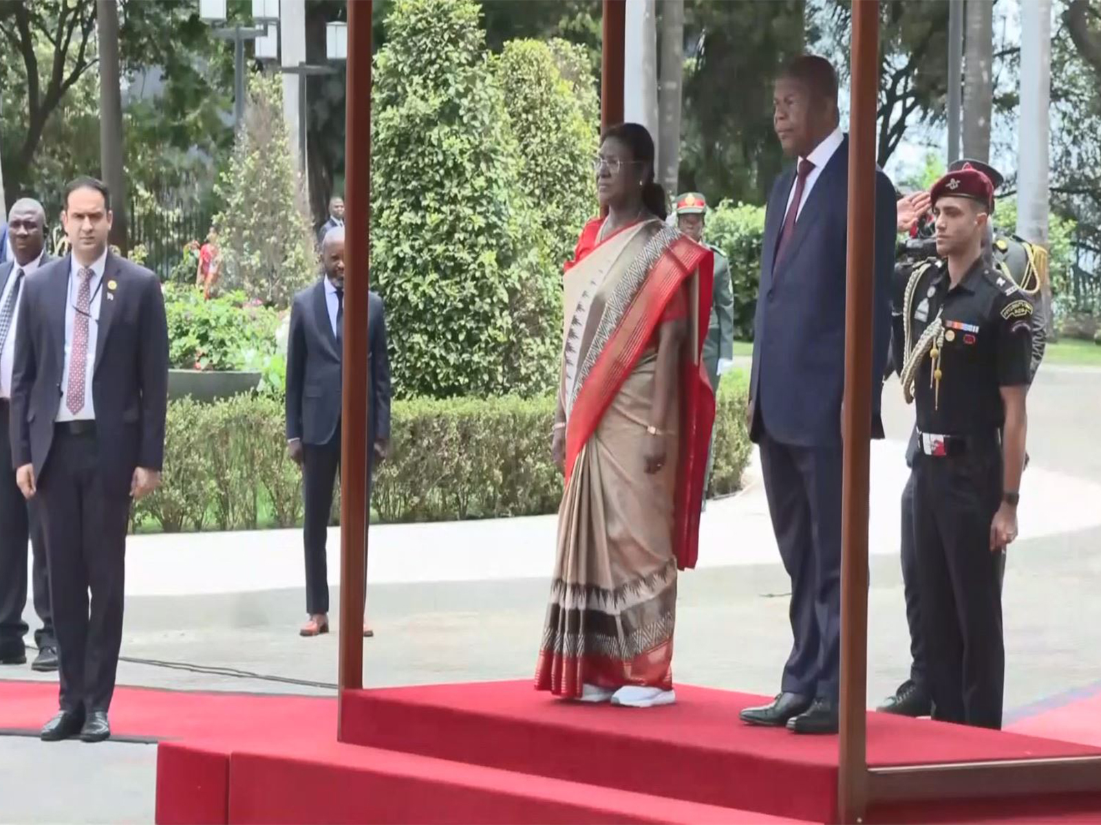 President Droupadi Murmu receives a ceremonial welcome in Luanda, with Angolan President João Manuel Gonçalves Lourenço present (Photo/ANI)