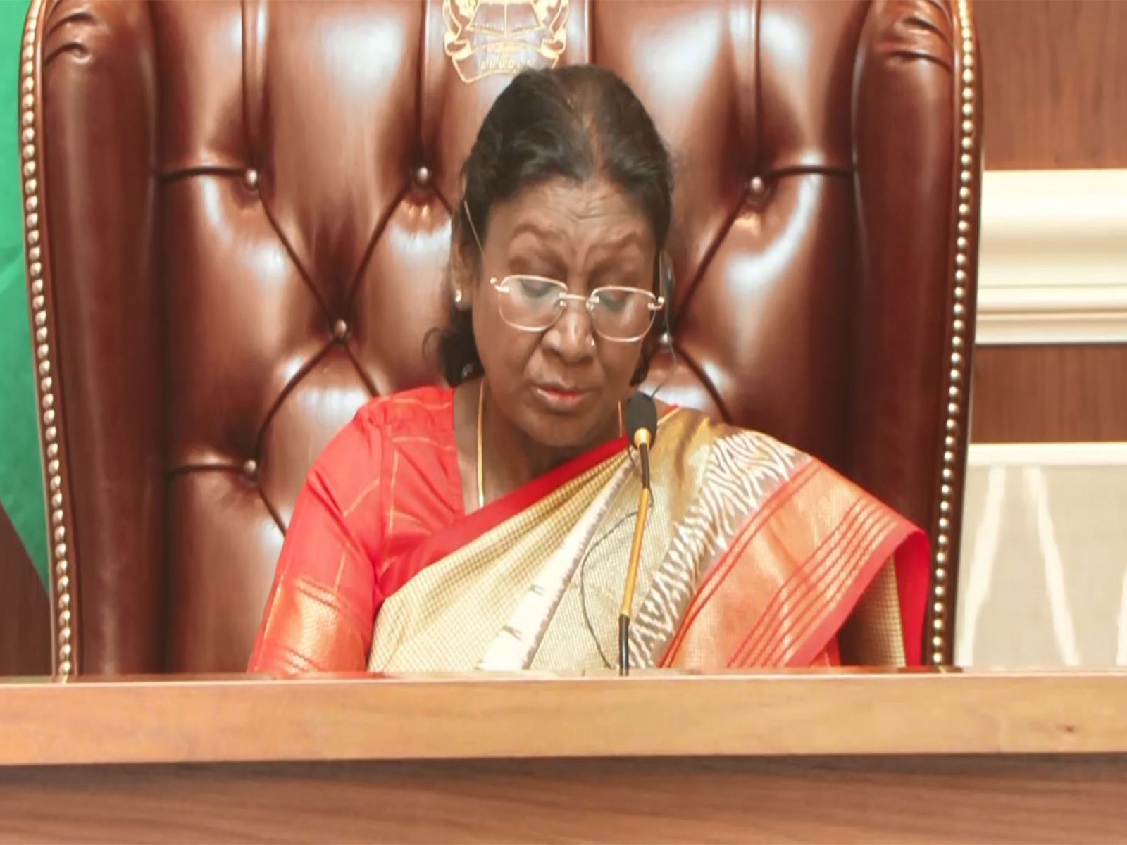 President Droupadi Murmu during bilateral talks with Angolan President João Lourenço in Luanda. (Photo/ANI)