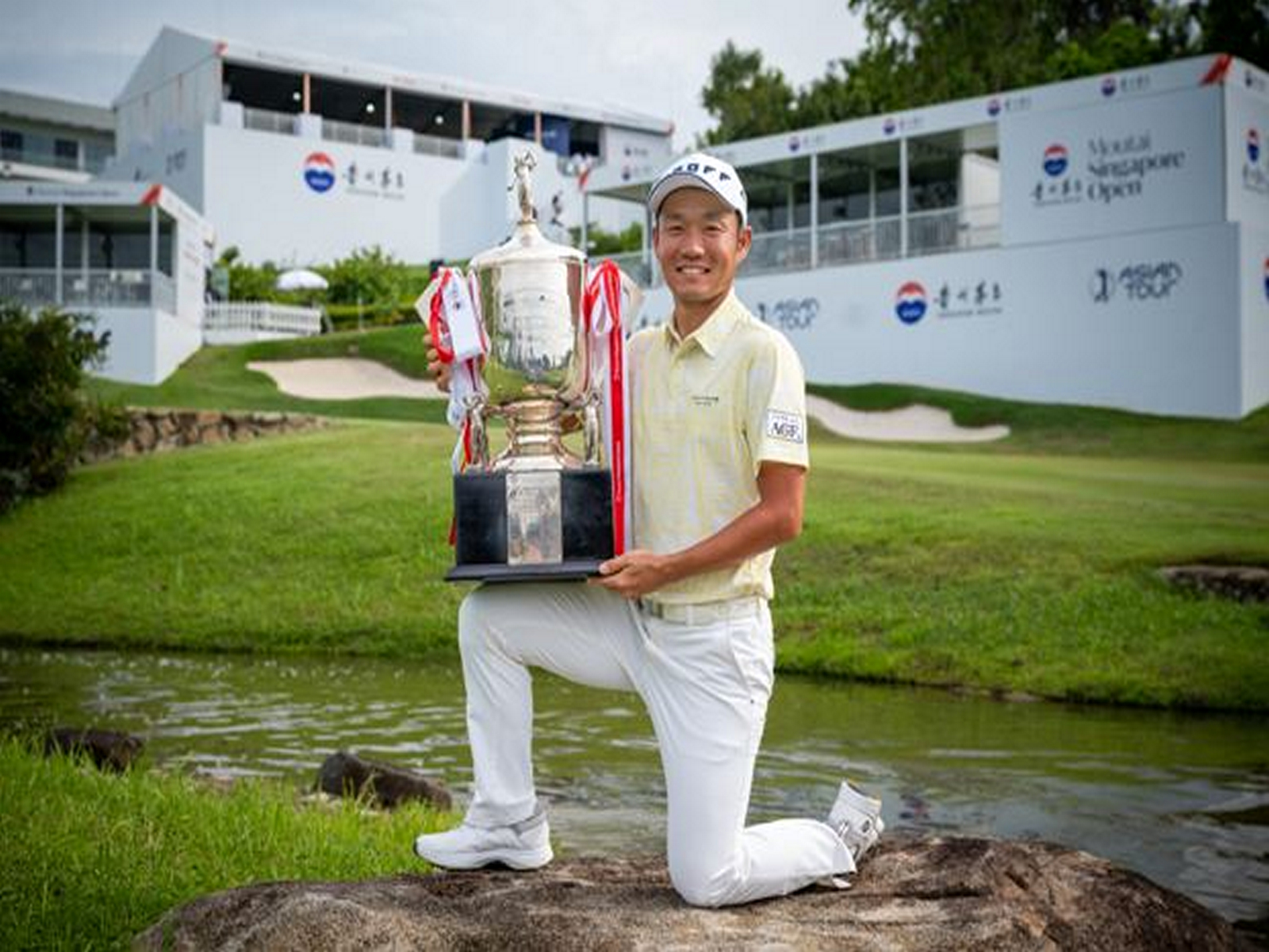 Yosuke Asaji with Singapore Open. (Photo: LIV Golf)