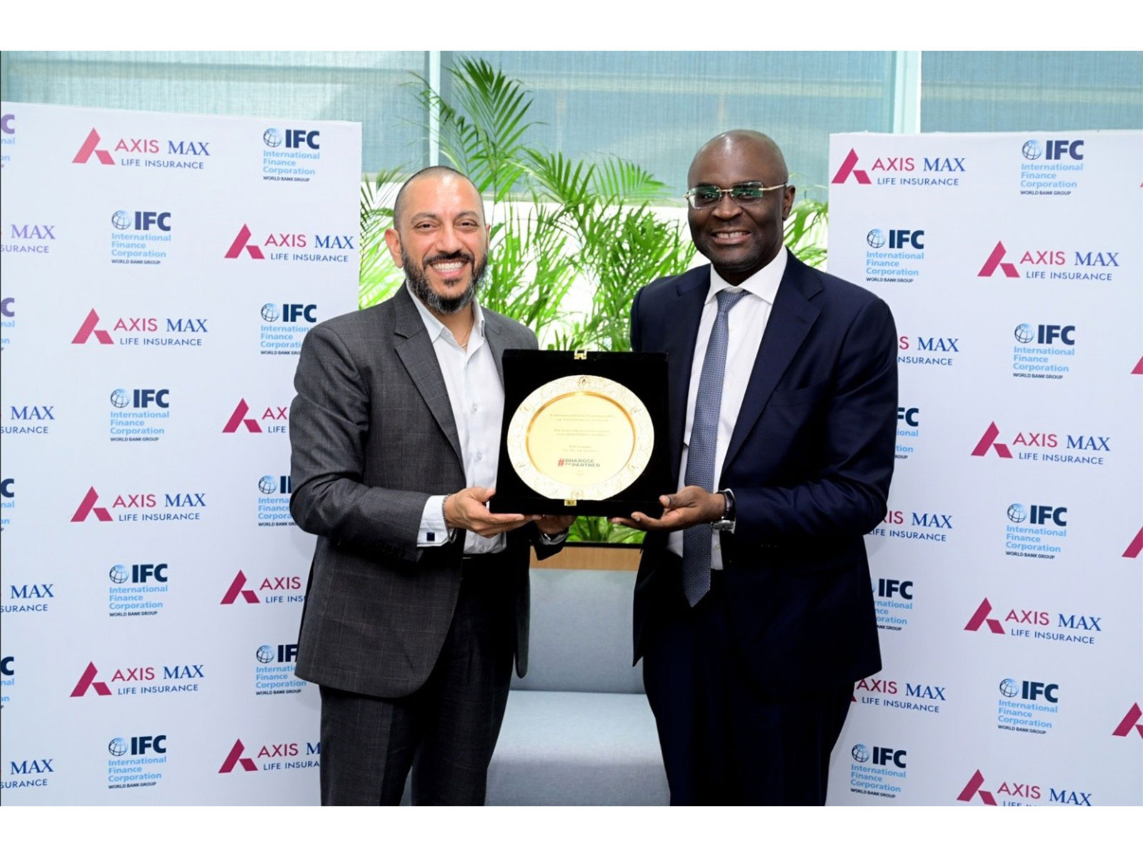 From Left to Right – Mr. Sumit Madan, MD & CEO, Axis Max Life Insurance and Mr. Allen Forlemu, Interim Regional Vice President, Asia Pacific, International Finance Corporation