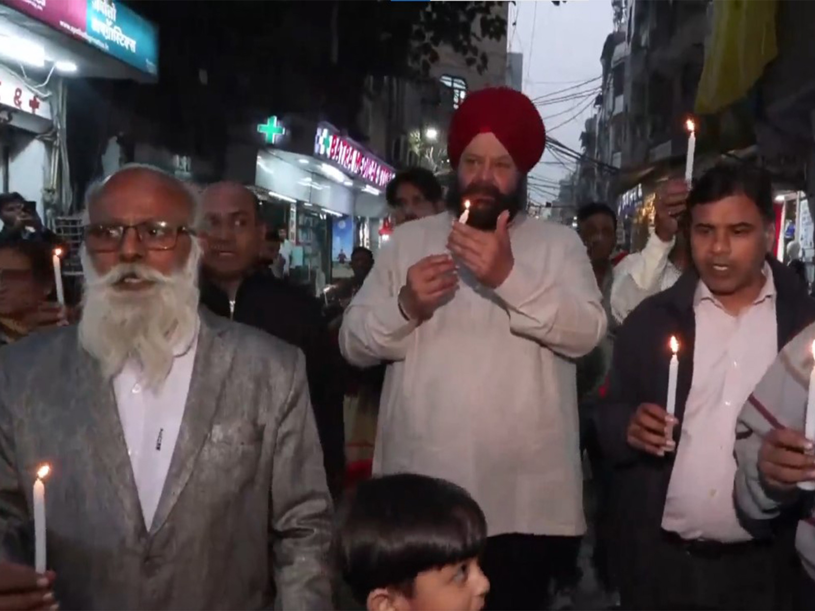 Candle march held in solidarity with Delhi car blast victims (Photo/ANI)
