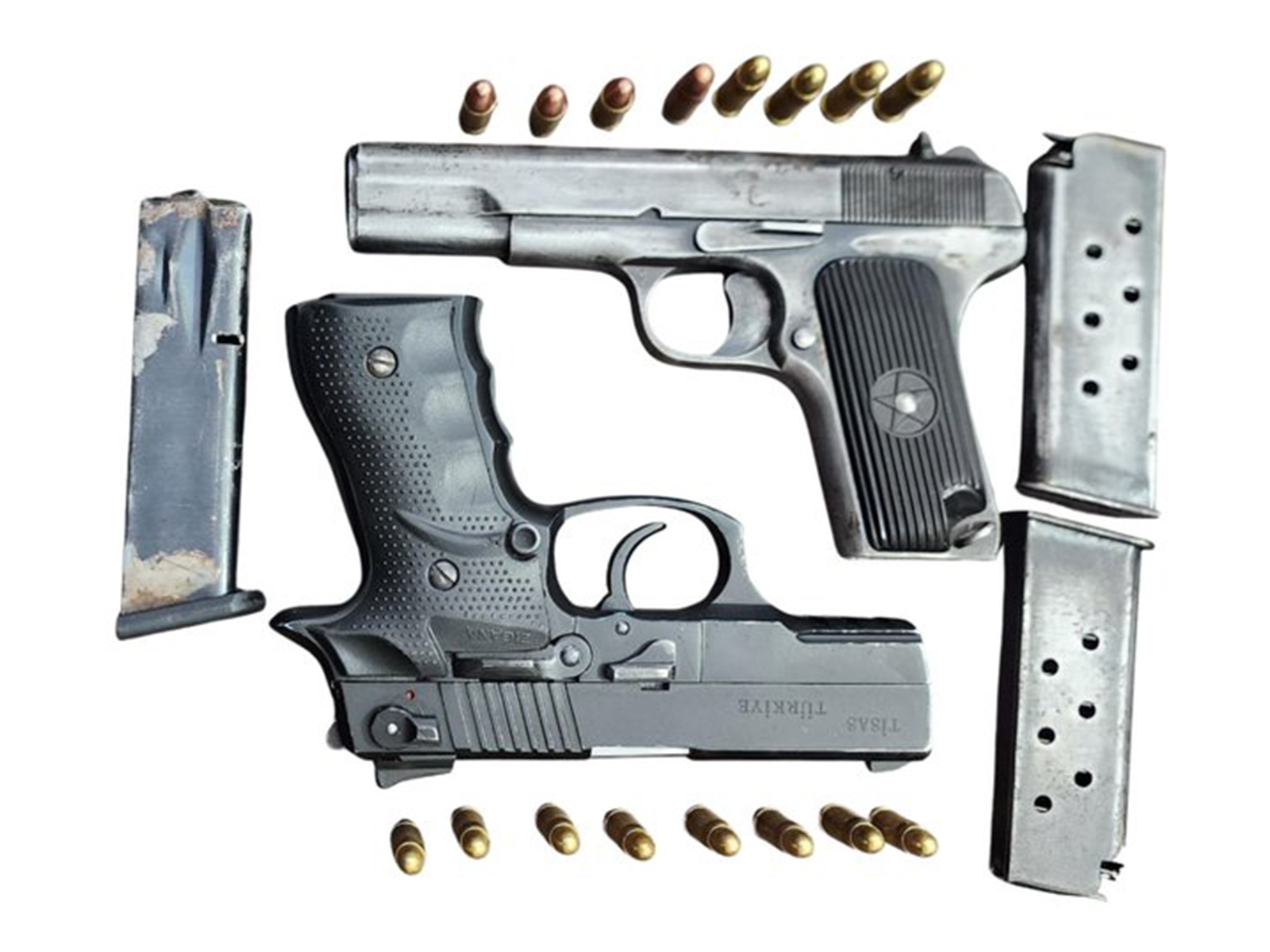 Seized weapons (Photo/X DGP Punjab Police @DGPPunjabPolice) Seized weapons (Photo/X DGP Punjab Police @DGPPunjabPolice)