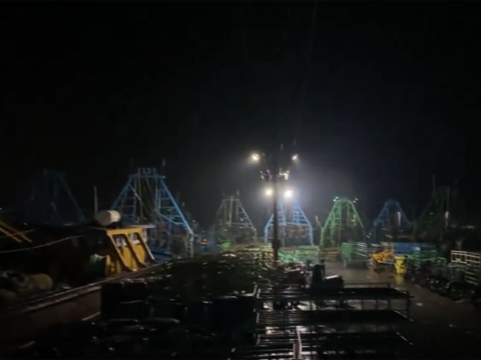 Tamil Nadu: Fishermen advised against venturing into sea at Thoothukudi