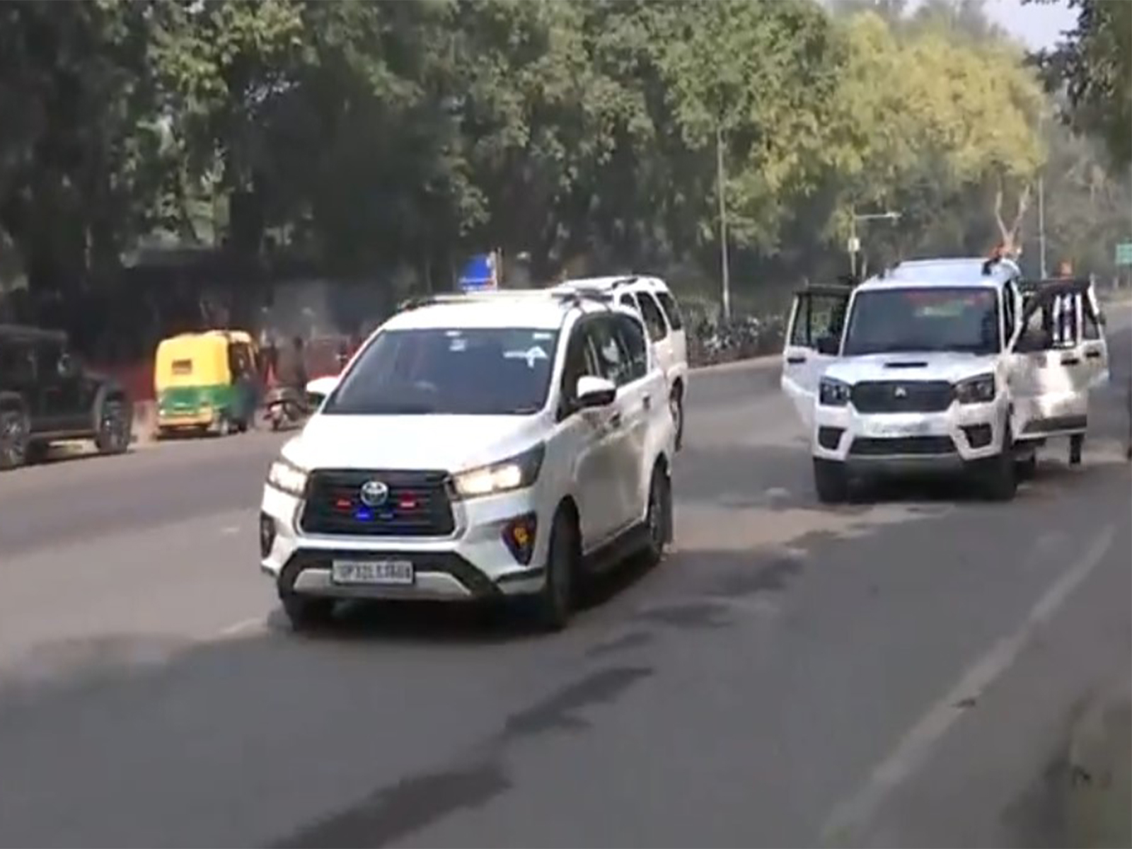 Congress MP Rahul Gandhi arrives at Mallikarjun Kharge's residence (Photo: ANI) Congress MP Rahul Gandhi arrives at Mallikarjun Kharge's residence (Photo: ANI)