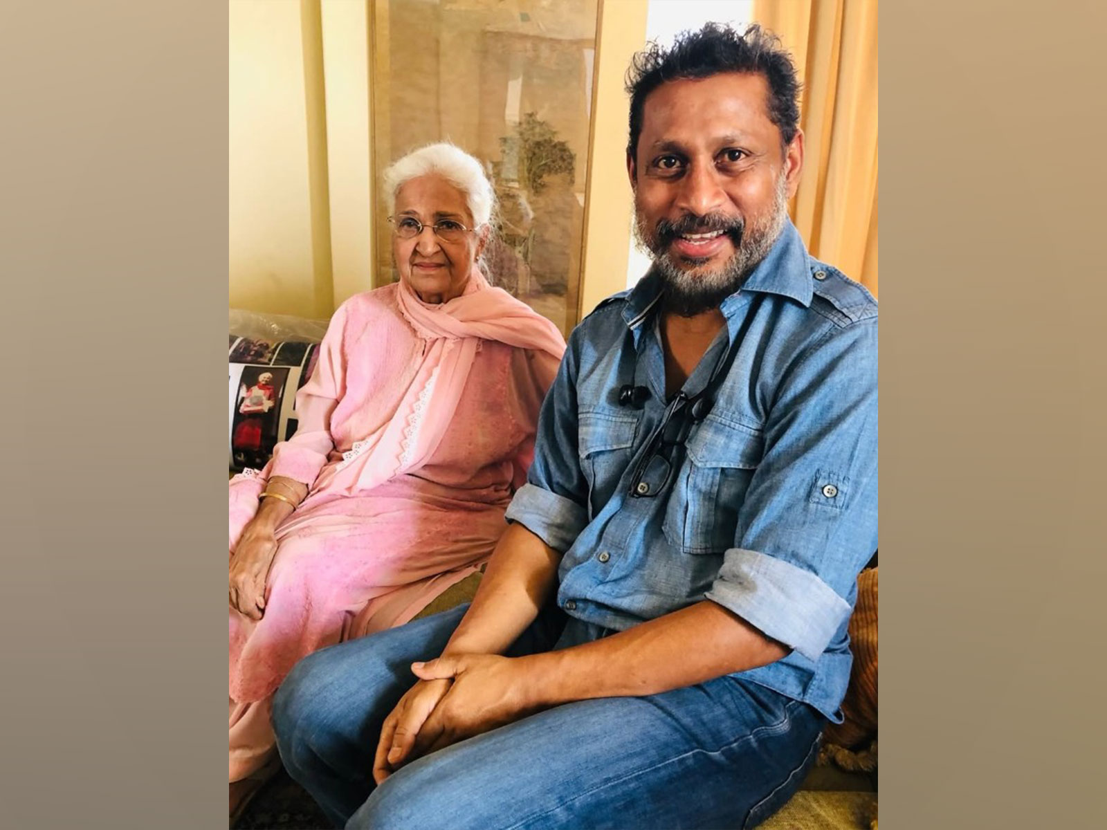 Shoojit Sircar with late actress Kamini Kaushal (Photo/instagram/@shoojitsircar)