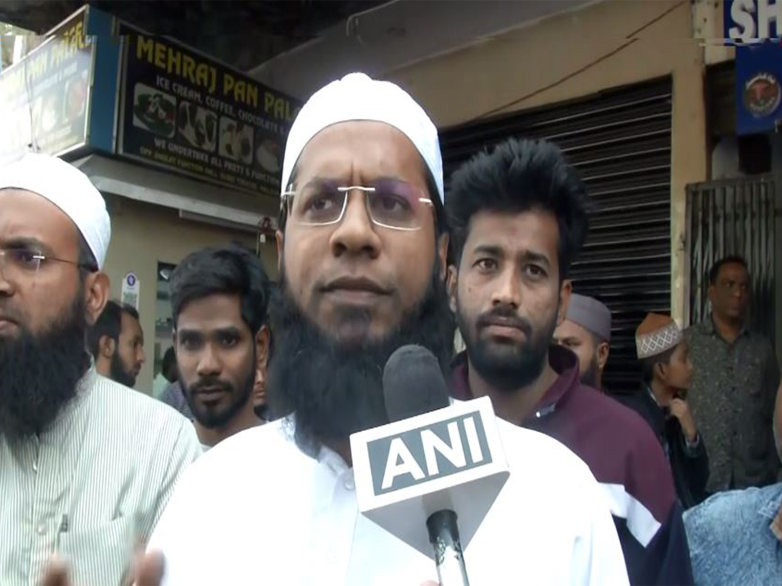 Hyderabad resident Mufti Asifullah Qasmi (Photo/ANI)