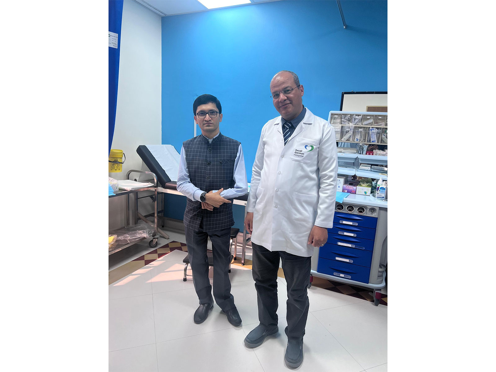 Visual of Consul General's visit to the Hospital (Photo/X@CGIJeddah)