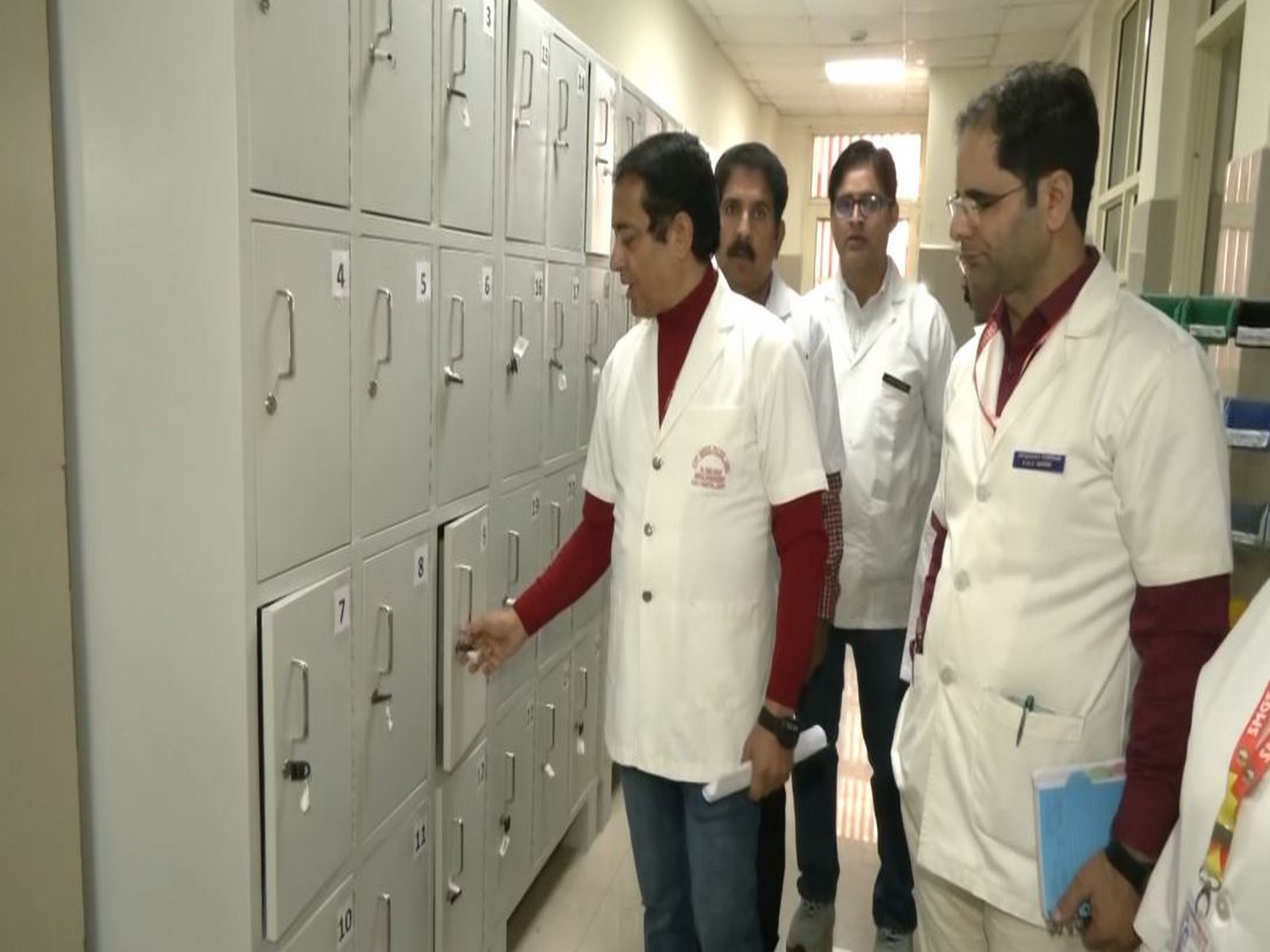 Medical Superintendent at the SMGS Hospital, Dr Dara Singh, inspects lockers (Photo/ANI)