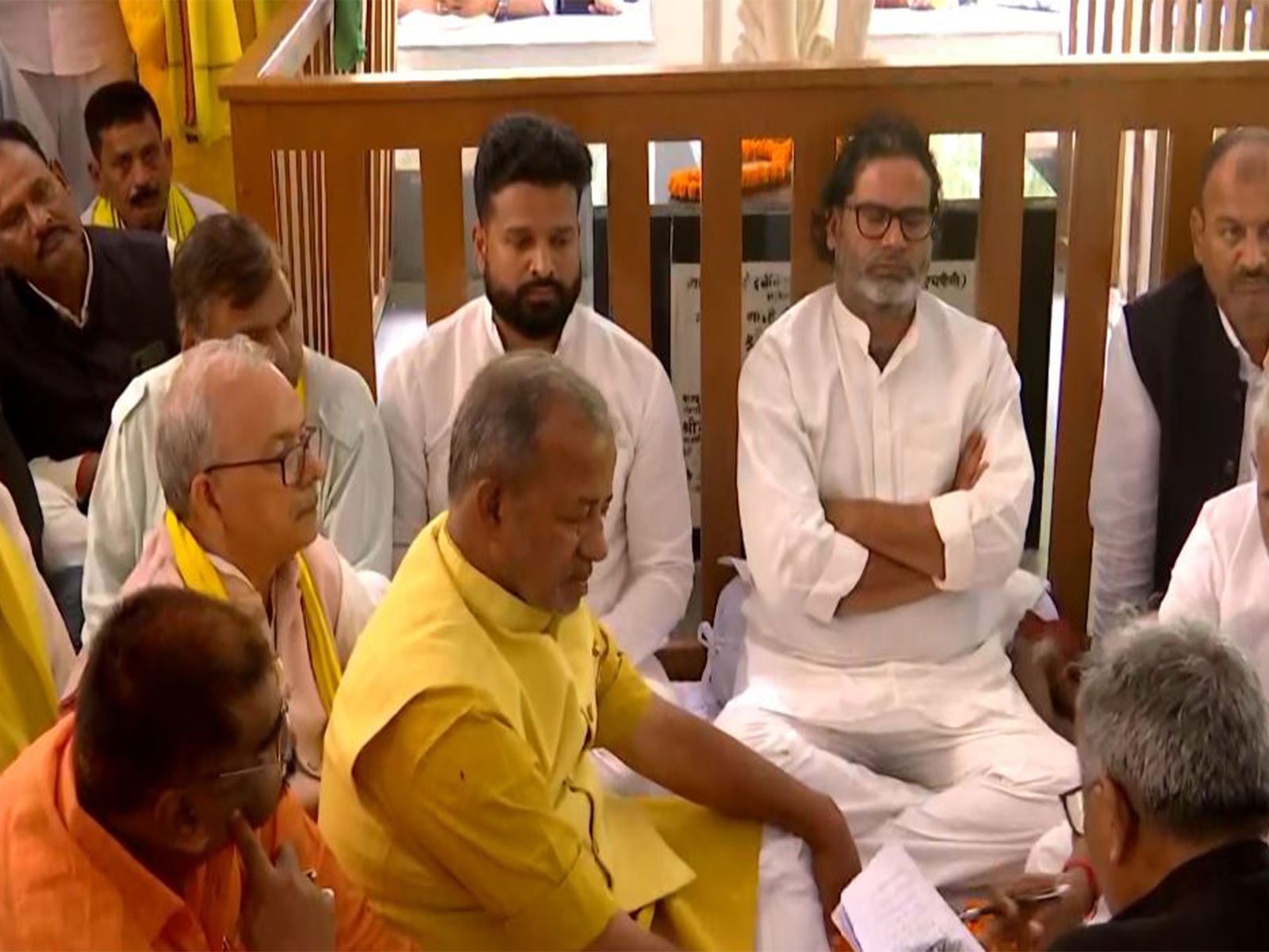 Jan Suraaj founder Prashant Kishor hold silent introspection along with party leaders (Photo/ANI)