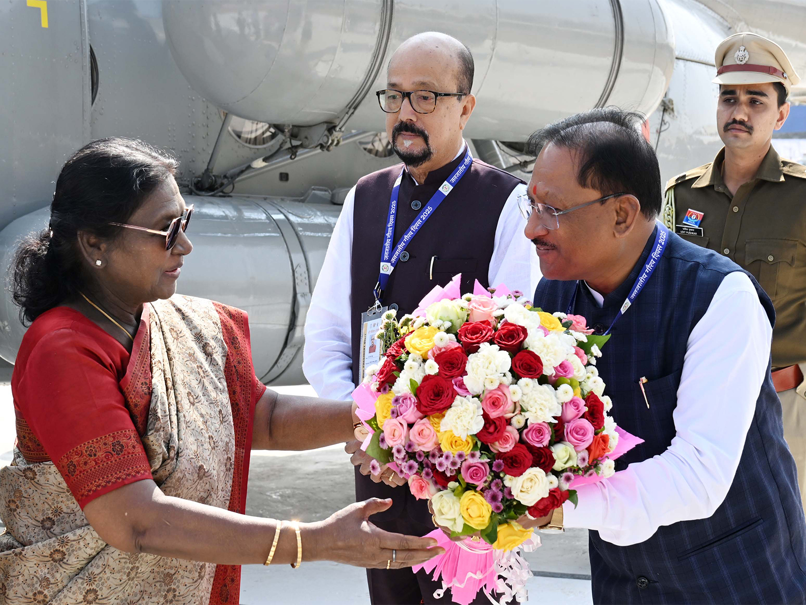 President Droupadi Murmu (left), Governor Ramen Deka (middle) and Chief Minister Vishnu Deo Sai (Photo/X@rashtrapatibhvn)