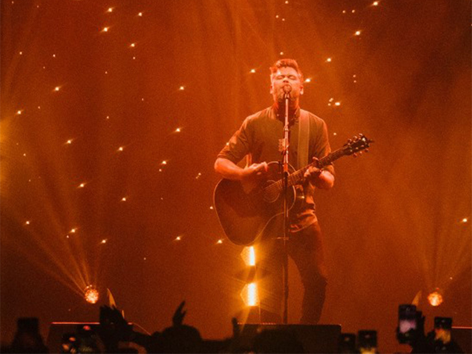 Passenger (Image source: Instagram@passengermusic)