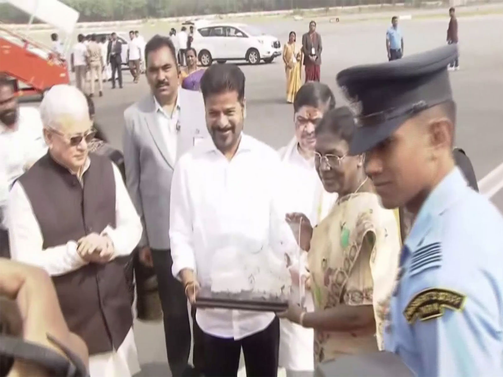 Prez  Murmu departs Hyderabad for Puttaparthi (Photo/ANI)