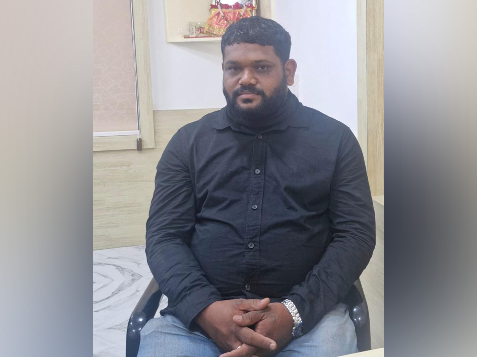 Accused Manoranjan Sahoo, a former Senior Clerk of the Hindol Sub-Treasury in Dhenkanal (Photo/Odisha Vigilance)