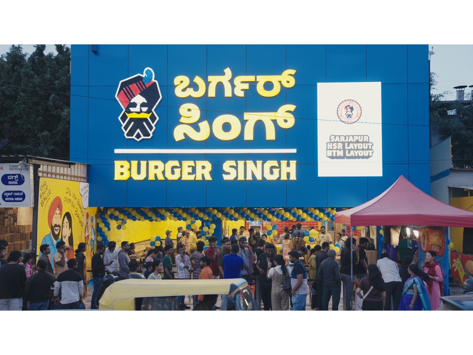 Burger Singh’s ‘Big Singh Feast’ draws 15,000+ sign-ups in Bengaluru, serving 3,300 free meals in a day—possibly India’s biggest QSR community turnout yet.