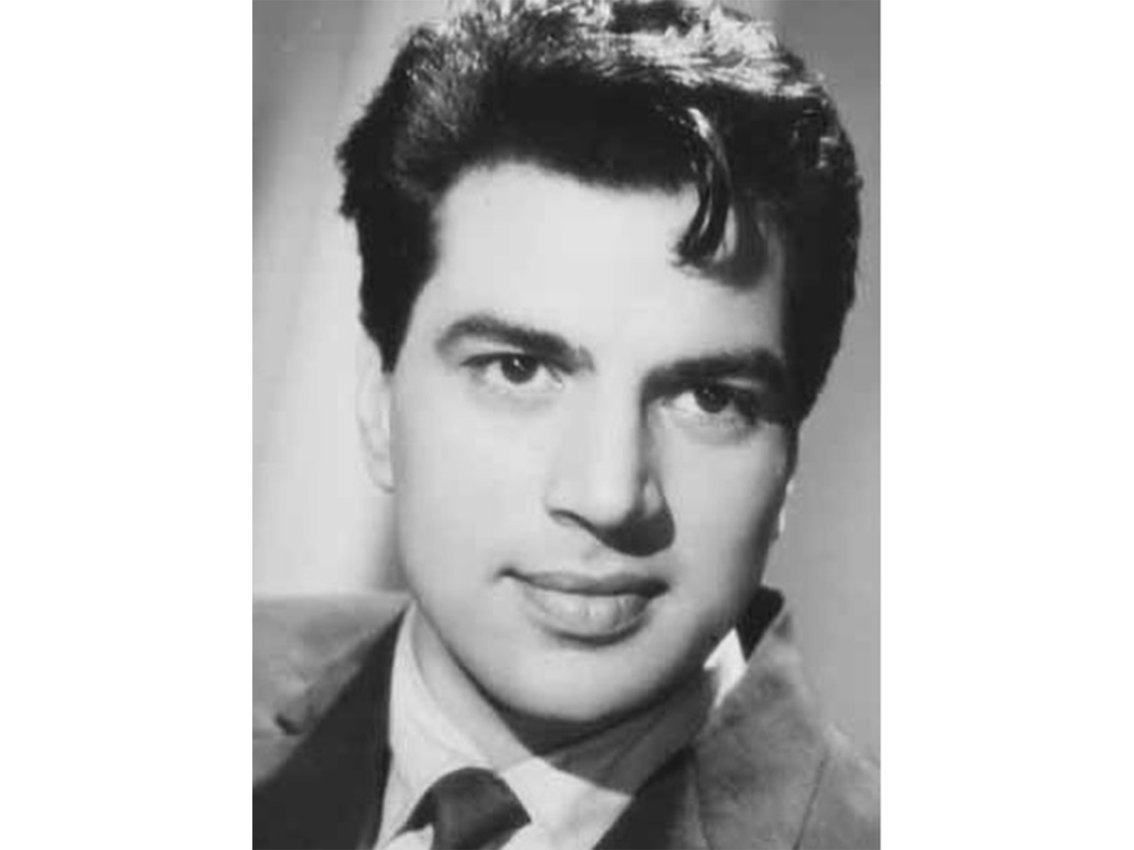 Dharmendra (Image source: Karan's Instagram @karanjohar)