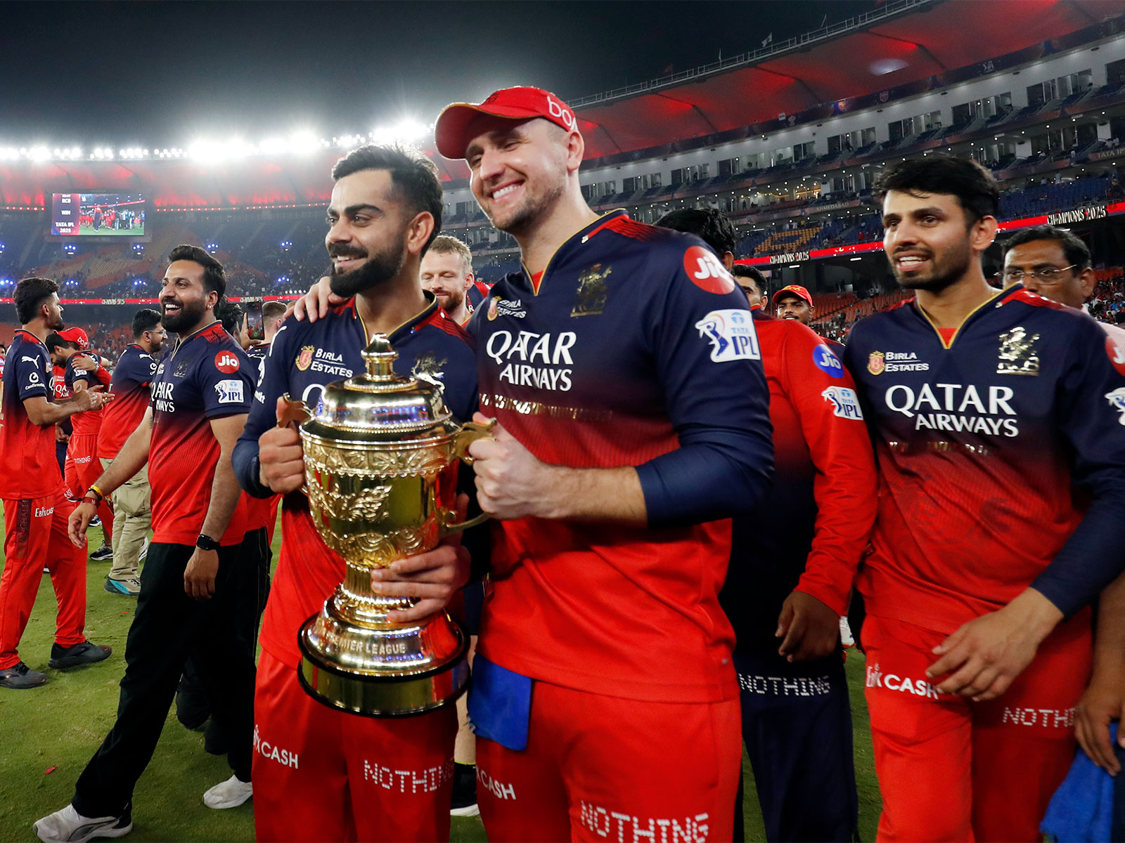 Liam Livingstone celebrating IPL win with Virat Kohli (Photo: ANI)