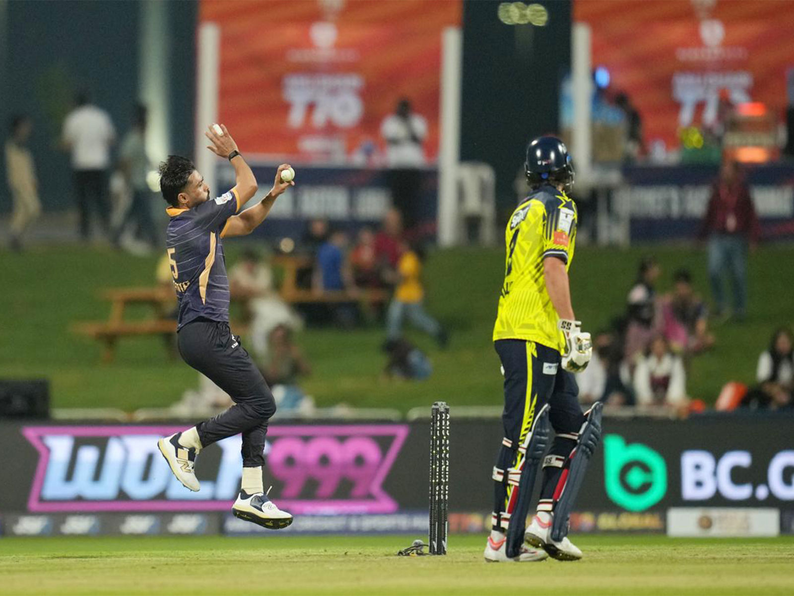 Mohammad Amir in action during Abu Dhabi T10 (Image: Abu Dhabi T10 media)