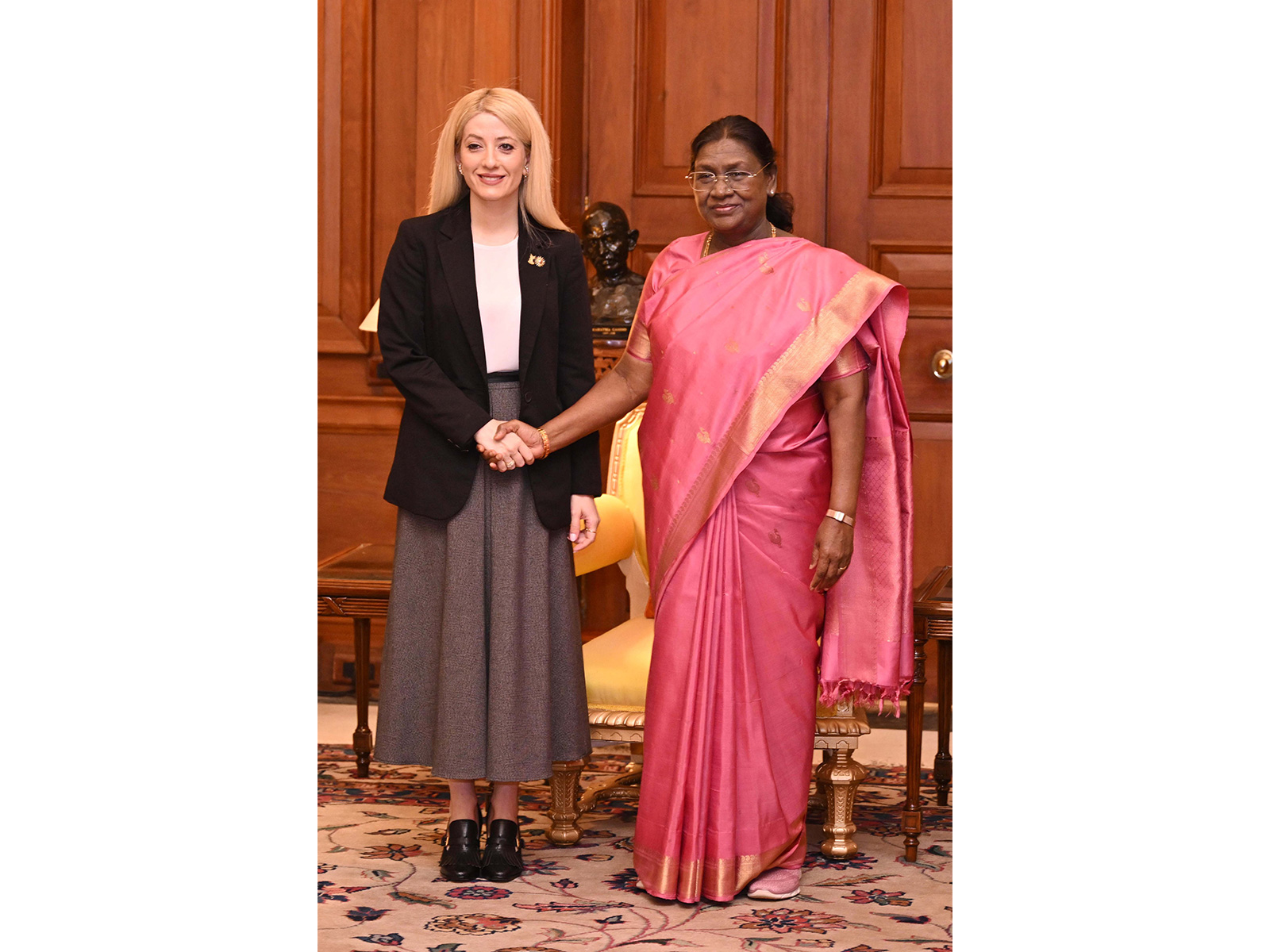 Cyprus House of Representatives President Annita Demetriou meets President Droupadi Murmu at Rashtrapati Bhavan (Photo:X/@rashtrapatibhvn)