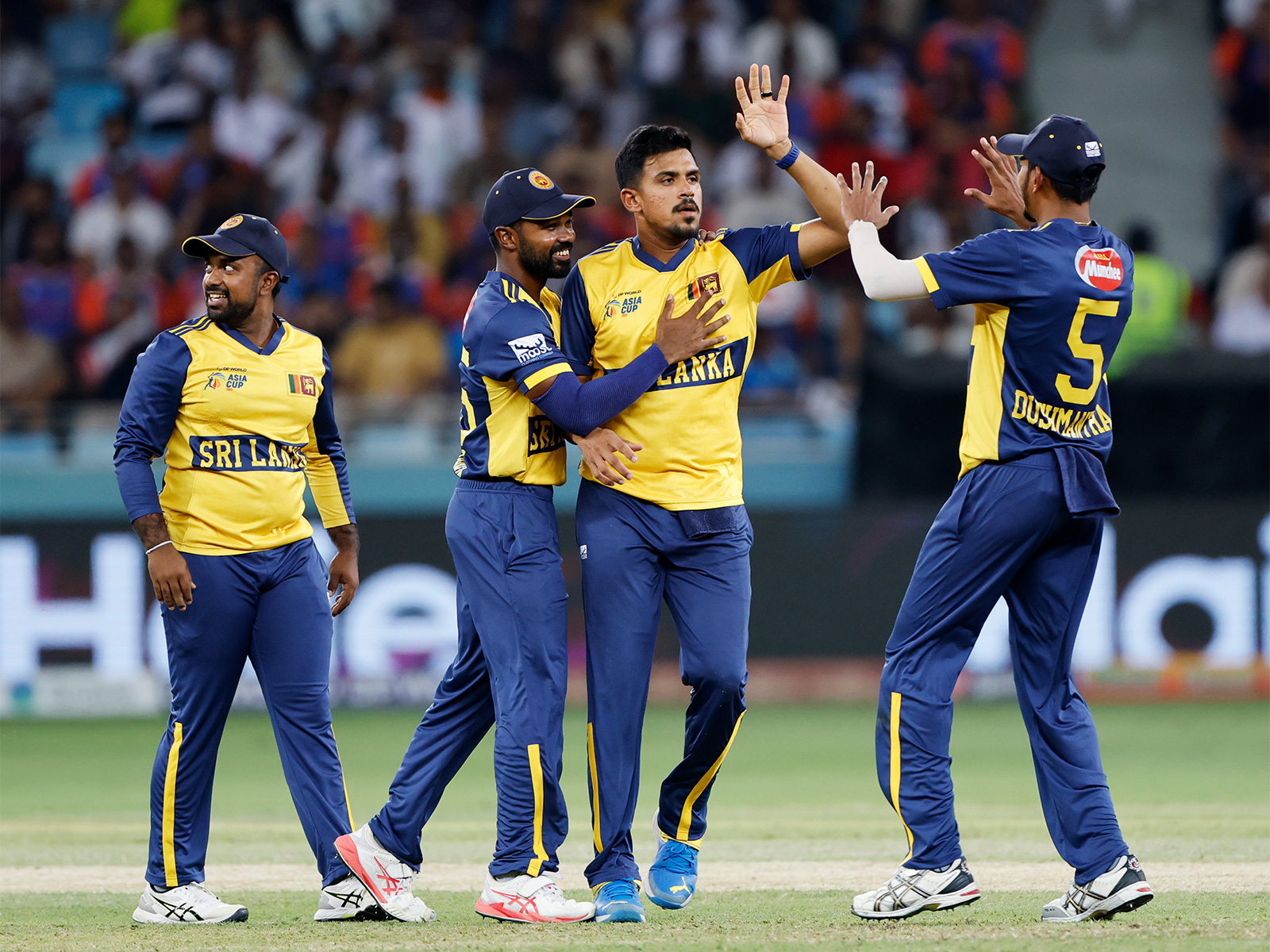 Sri Lanka team players (Photo: ANI)