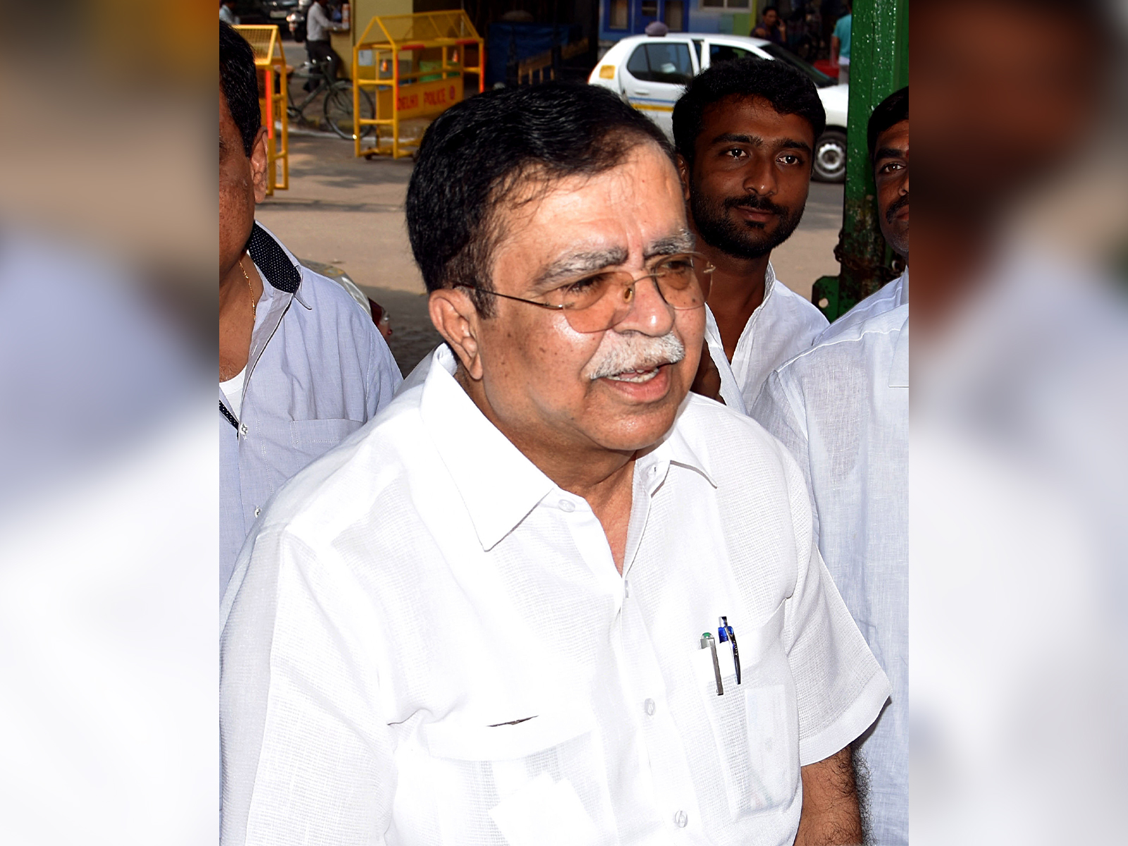 Lets dissolve assembly, face elections": Congress' KN Rajanna on Karnataka CM row