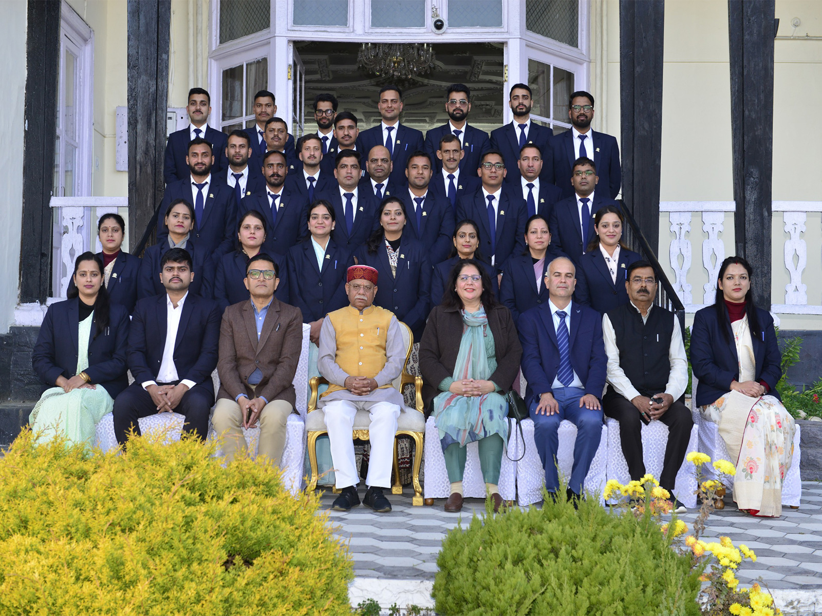 HPF&AS Trainee Officers Call on Himachal Governor Shiv Pratap Shukla (Photo/Himachal Pradesh Raj Bhavan)