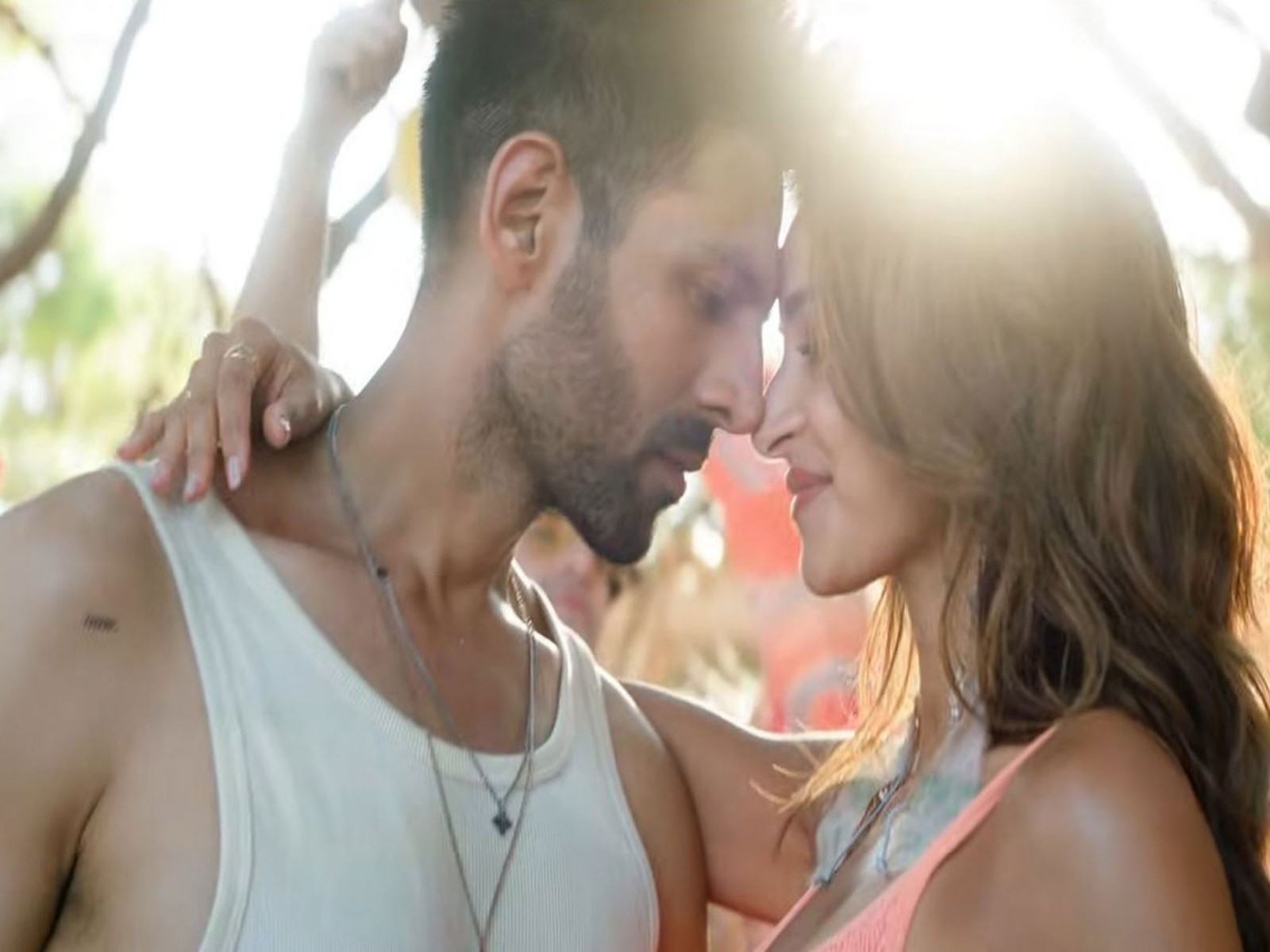 Tu Meri Main Tera Main Tera Tu Meri song (Photo source: Youtube/@Saregama)