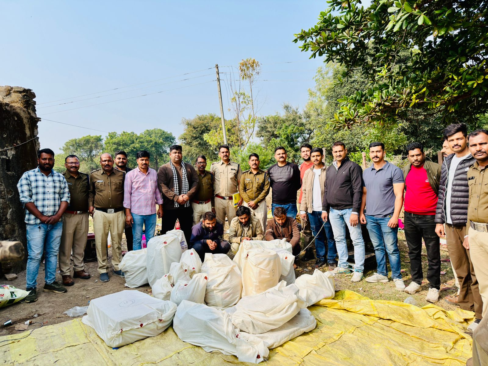 Narcotics wing team with accused and seized materials (Photo/ Narcotics Wing Indore)