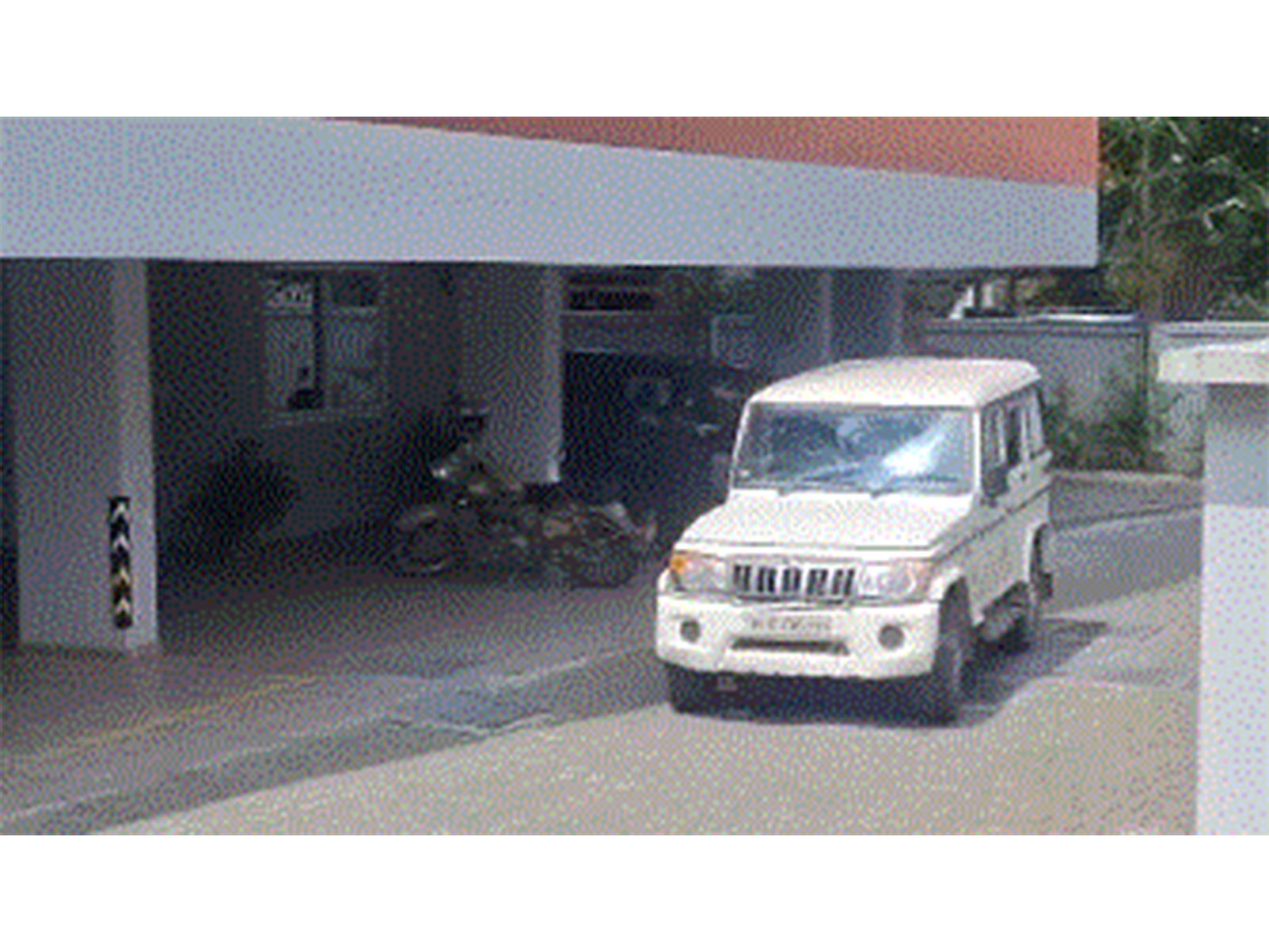 Kerala SIT conducts  joint search at Rahul Mamkootathil’s Palakkad flat. (Photo/ANI)