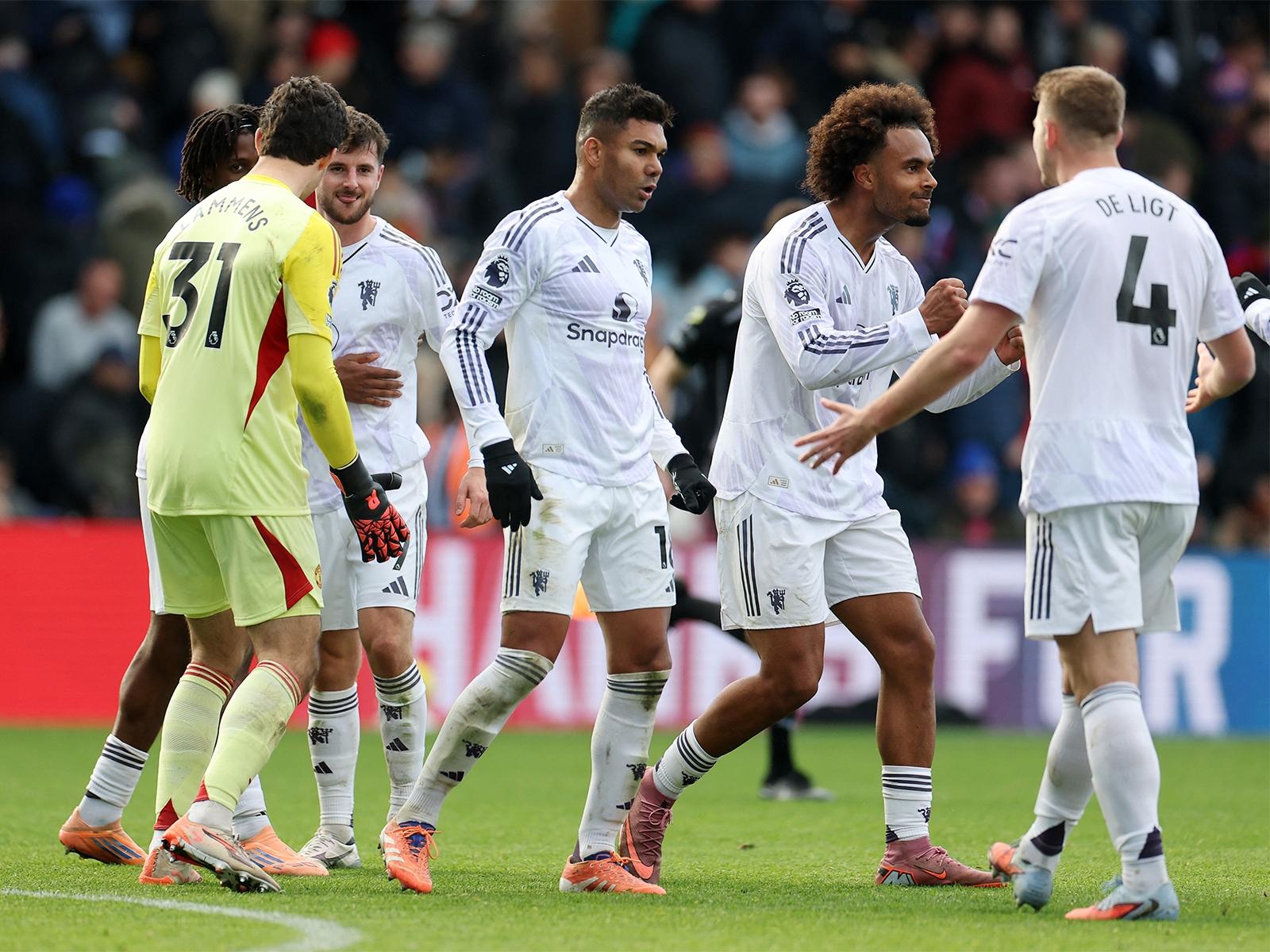 Manchester United players (Photo: Reuters)