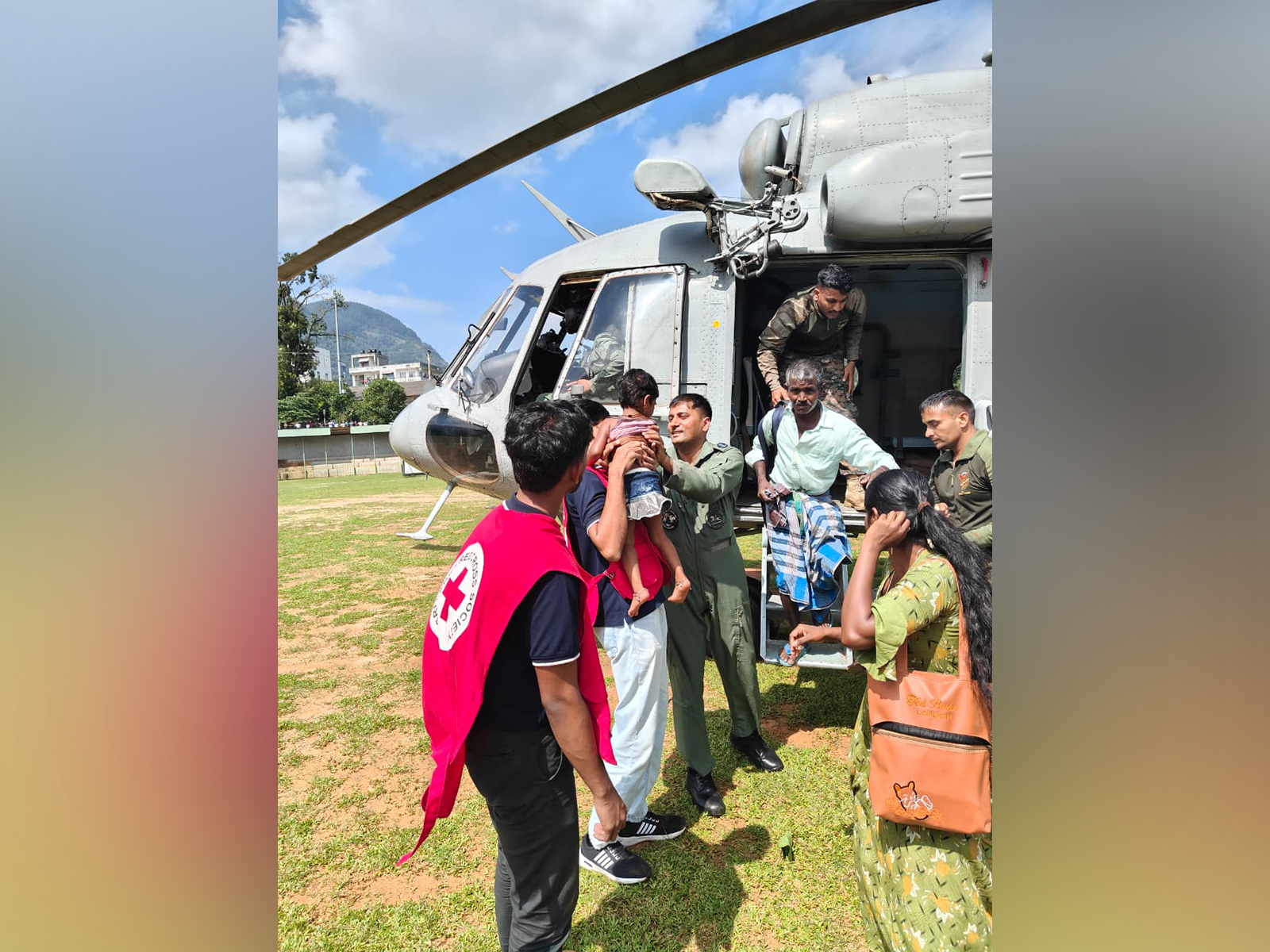 India's undergoing Operation Sagar Bandhu  (Photo/@IndiainSL)