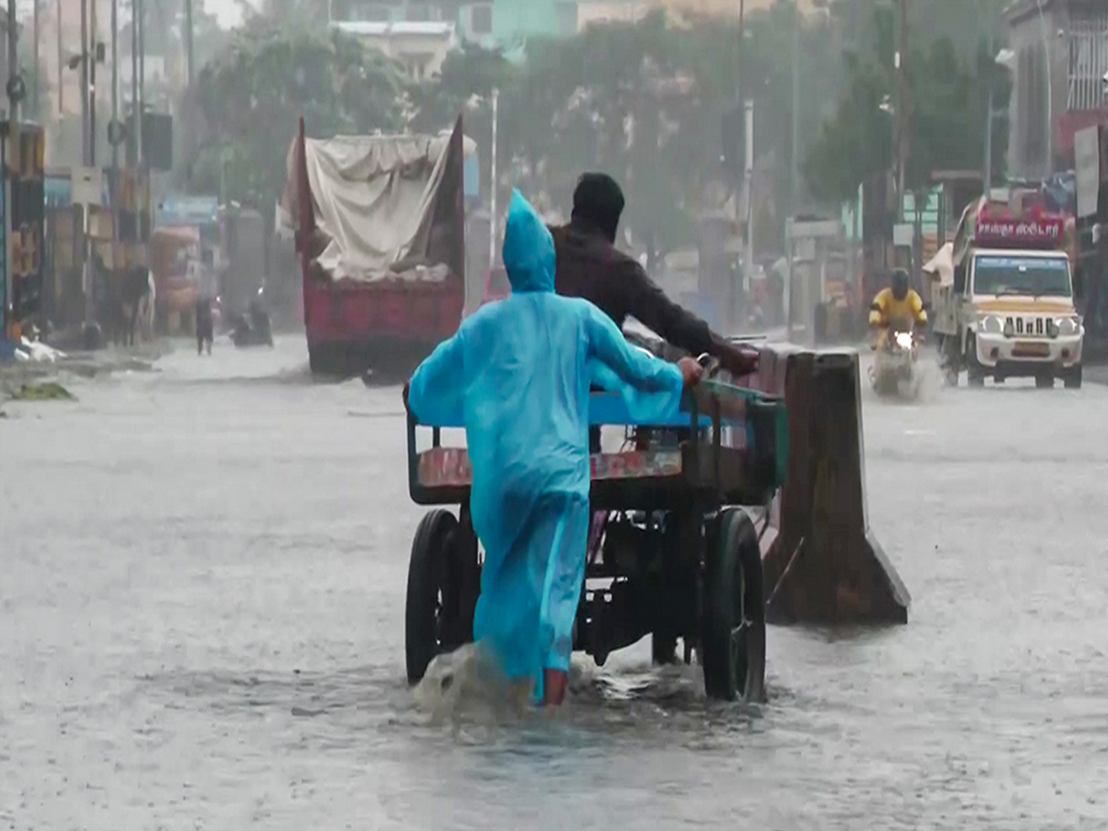 Heavy rainfall triggered by Cyclone Ditwah in Chennai (Photo/ANI)
