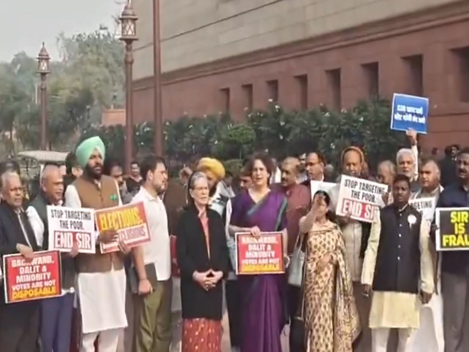 Sonia and Rahul Gandhi join Opposition Protests (Photo/ANI)