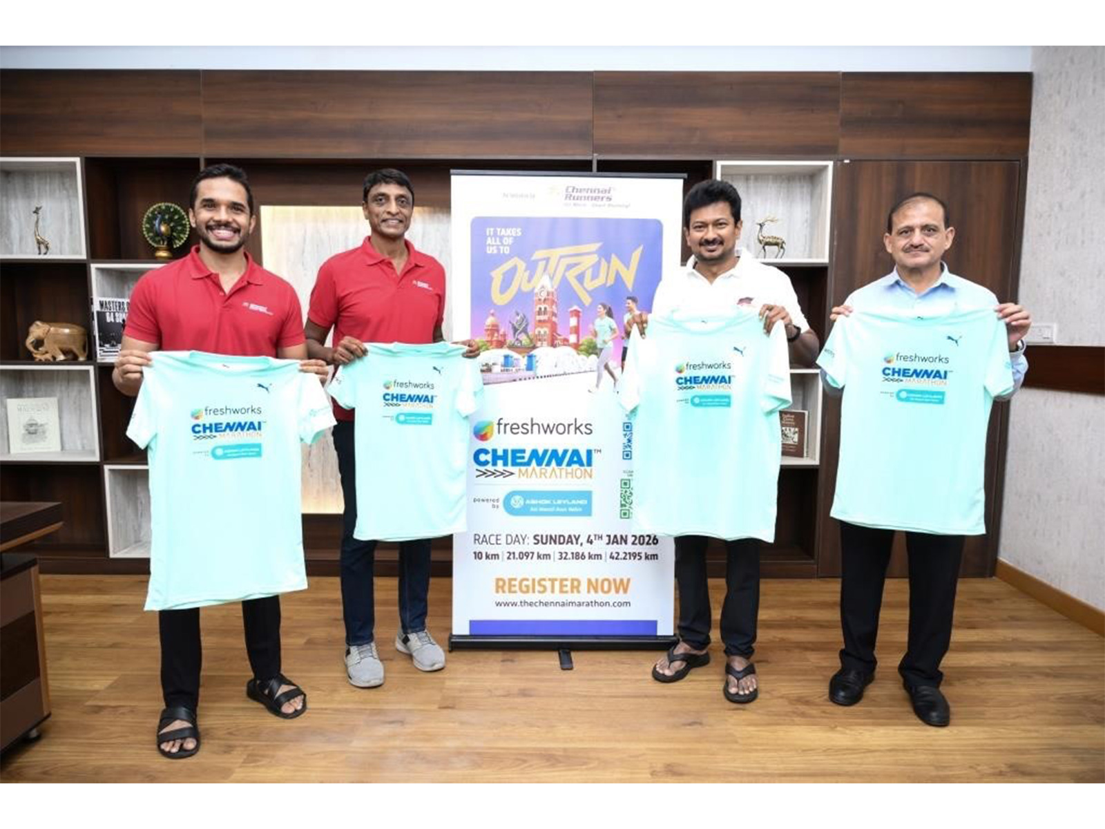 Deputy Chief Minister Thiru Udhayanidhi Stalin unveils official T Shirt for Freshworks Chennai Marathon 2026