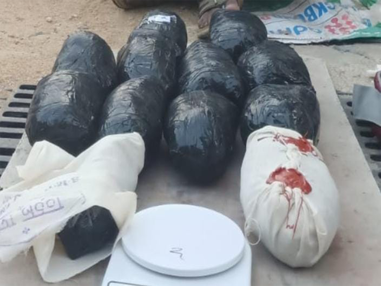 Heroin seized in riverine raid in Assam (Photo/ANI) Heroin seized in riverine raid in Assam (Photo/ANI)