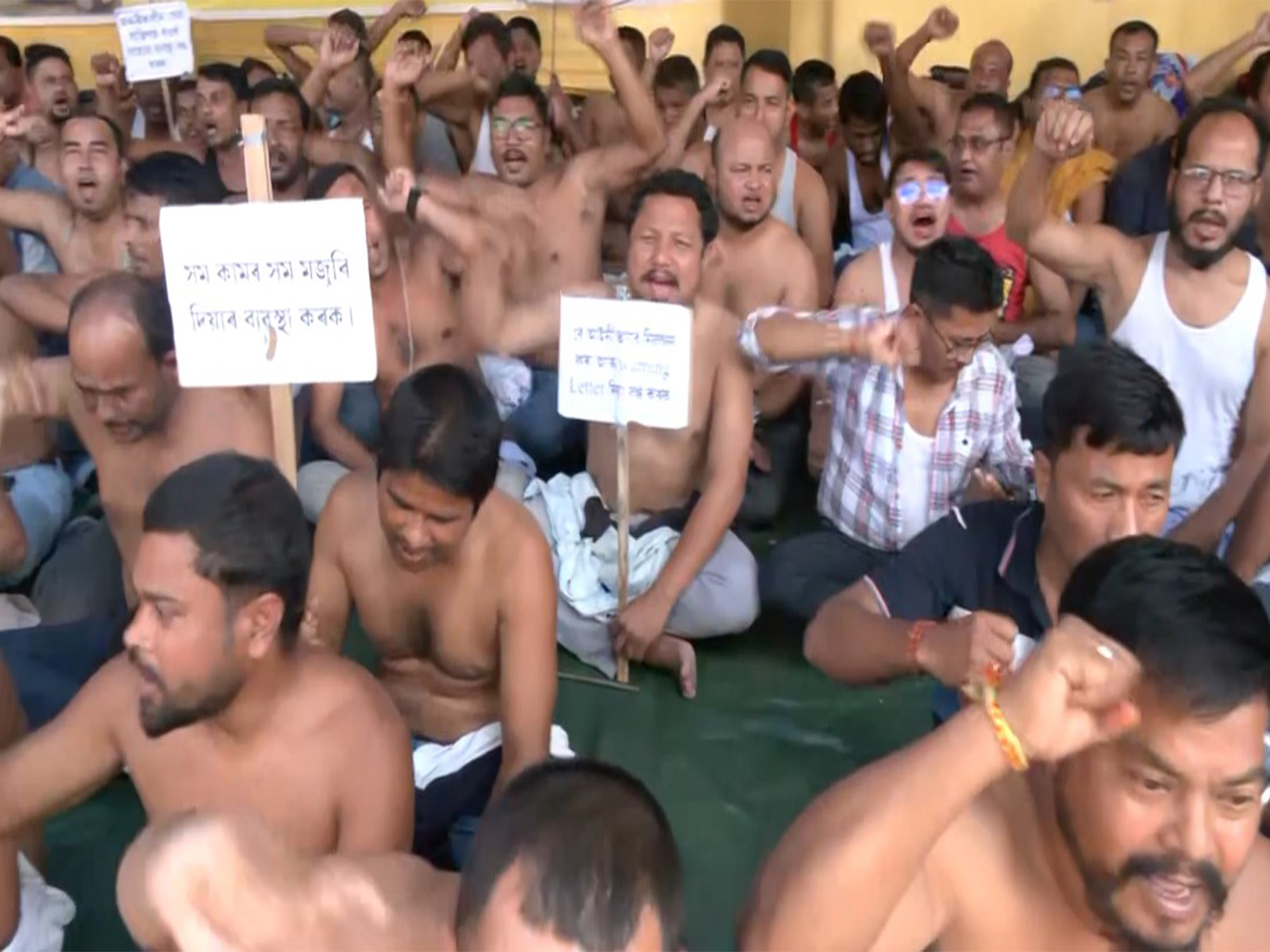 विरोध प्रदर्शन के दृश्य (फोटो/एएनआई)