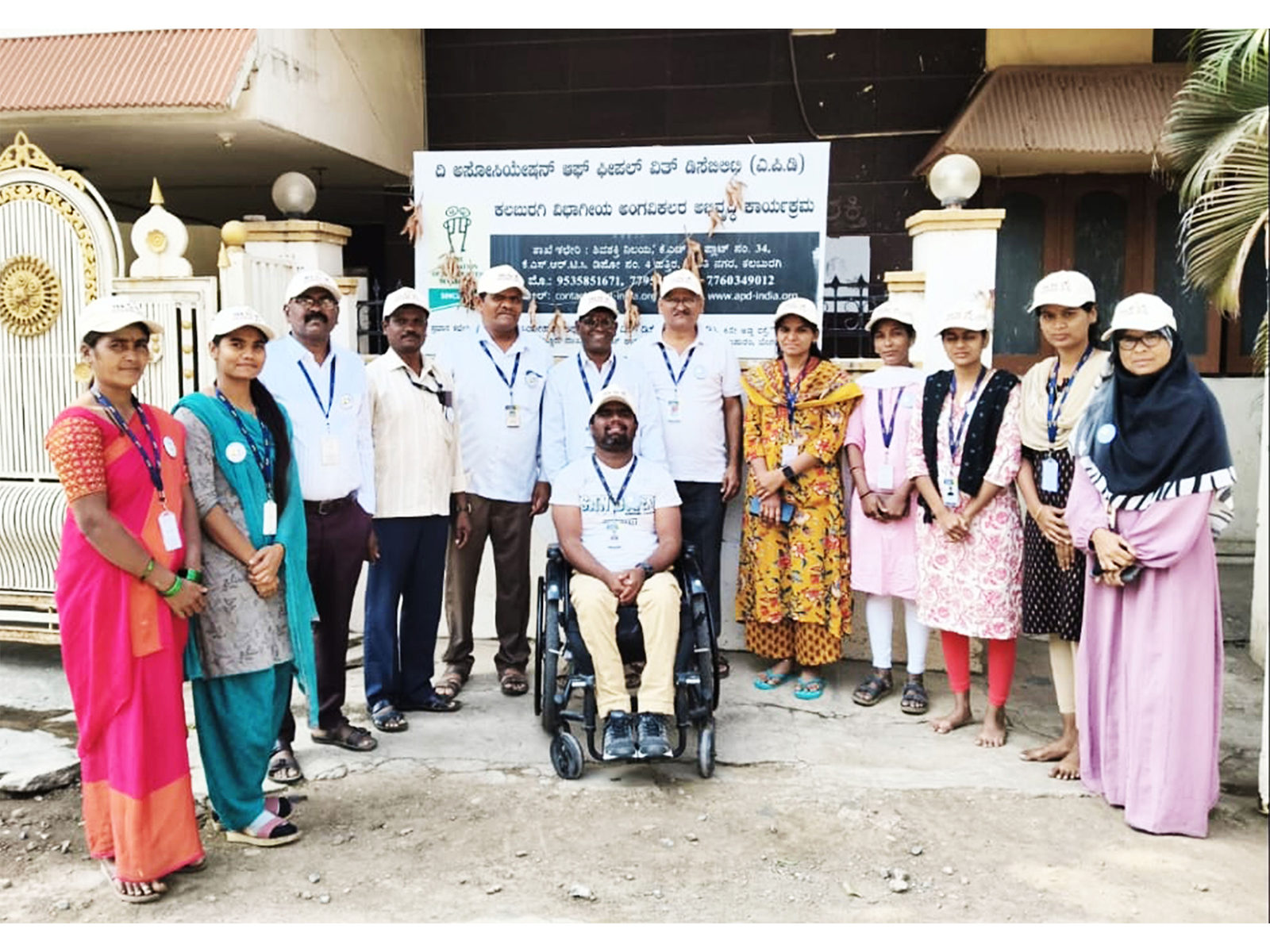 APD’s Kalaburagi CMHP team volunteers during the IDPD audit drive organised by APD using the Yes to Access app