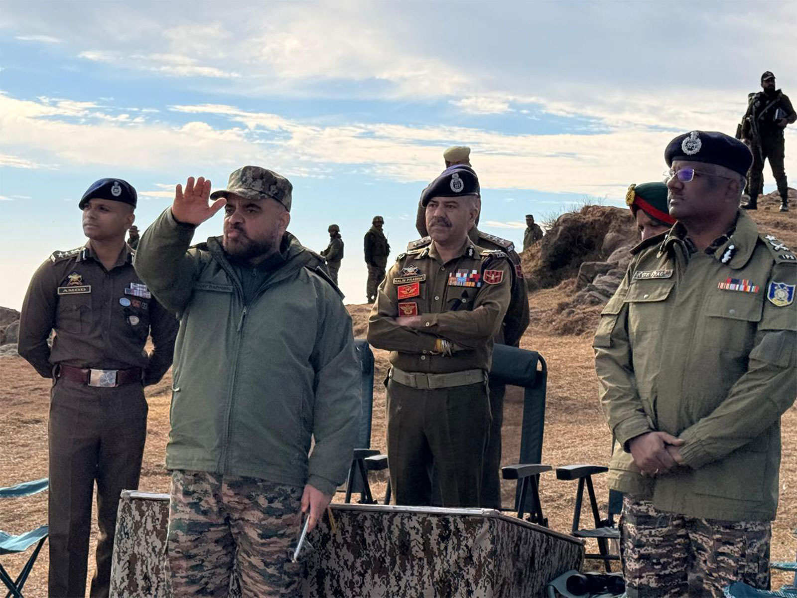 J-K DGP Nalin Prabhat reviews ongoing operations (Photo/@UdhampurPolice))